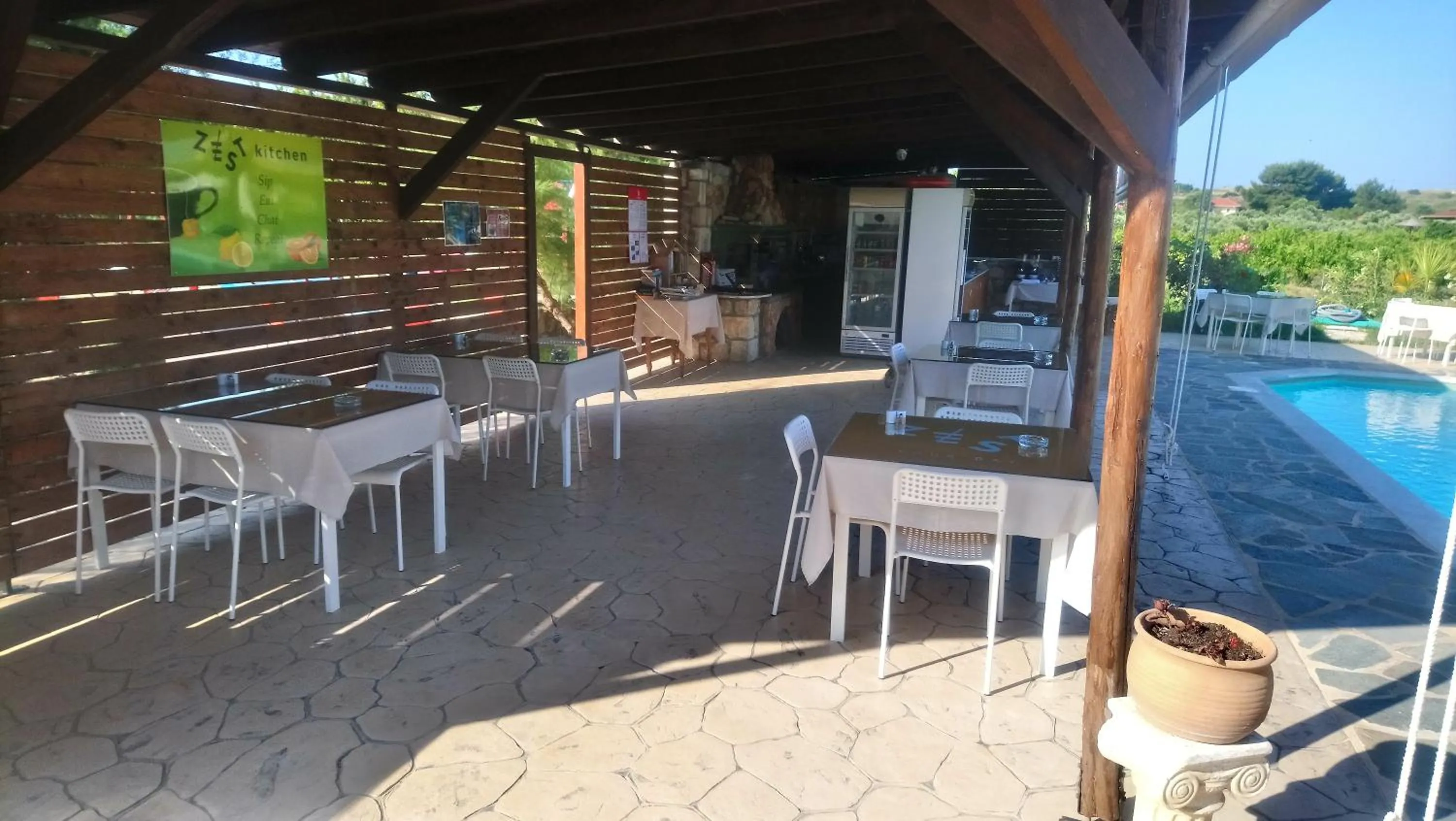 Breakfast in Zest @ xi beach