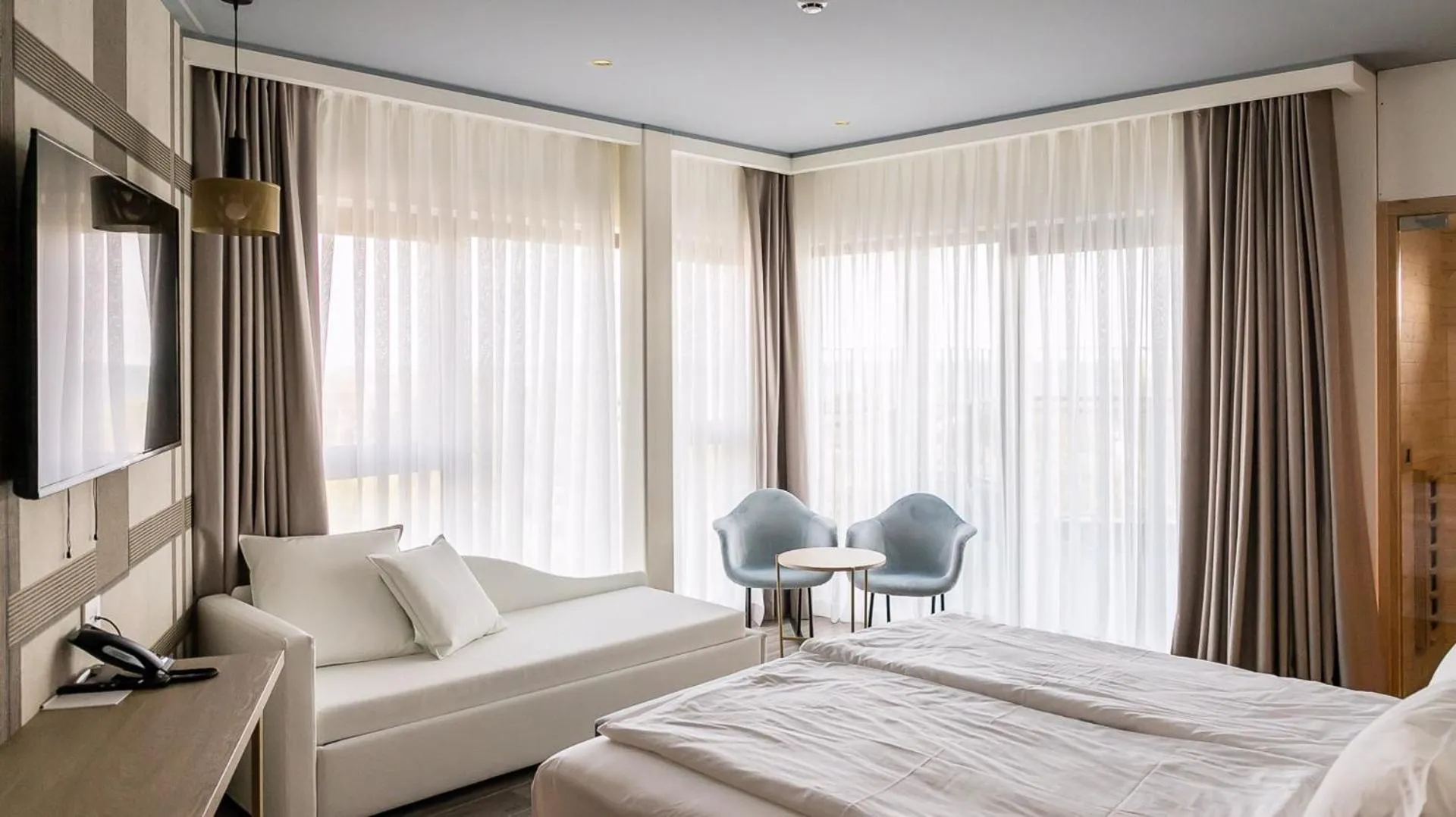 Bedroom, Bed in Mediterranee Family Hotel & Spa