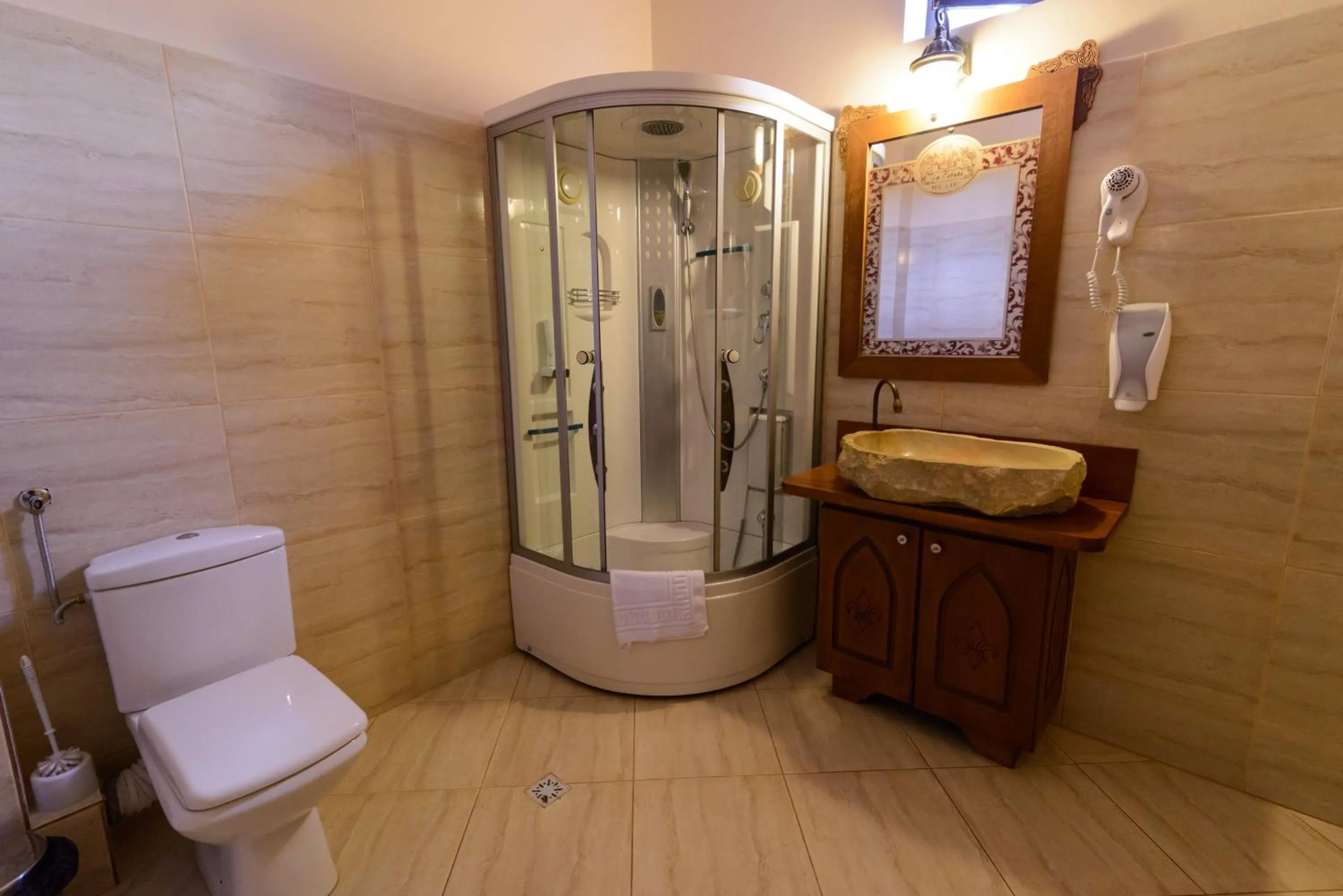 Shower in Hotel LaCetate