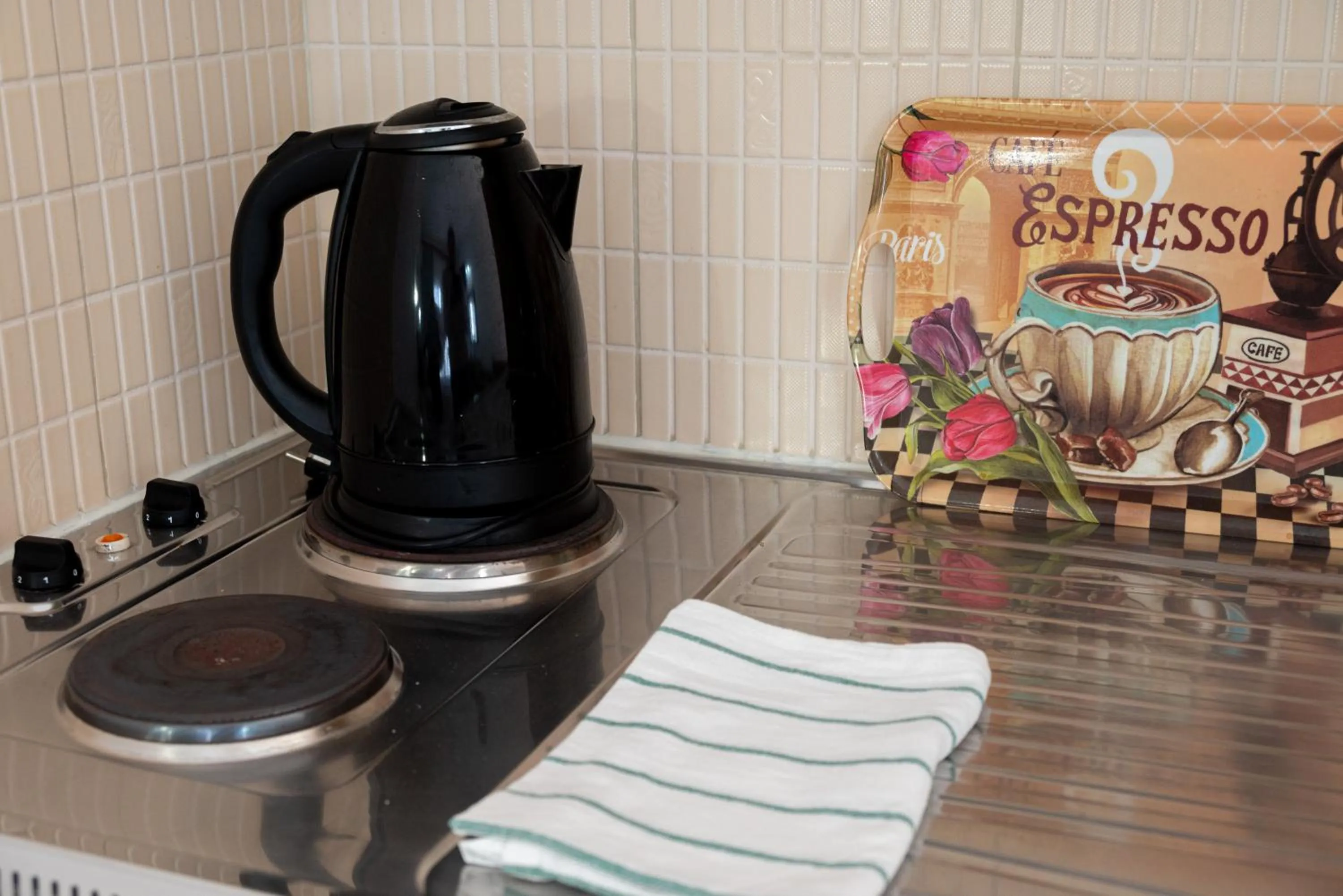 Coffee/tea facilities in House Elena