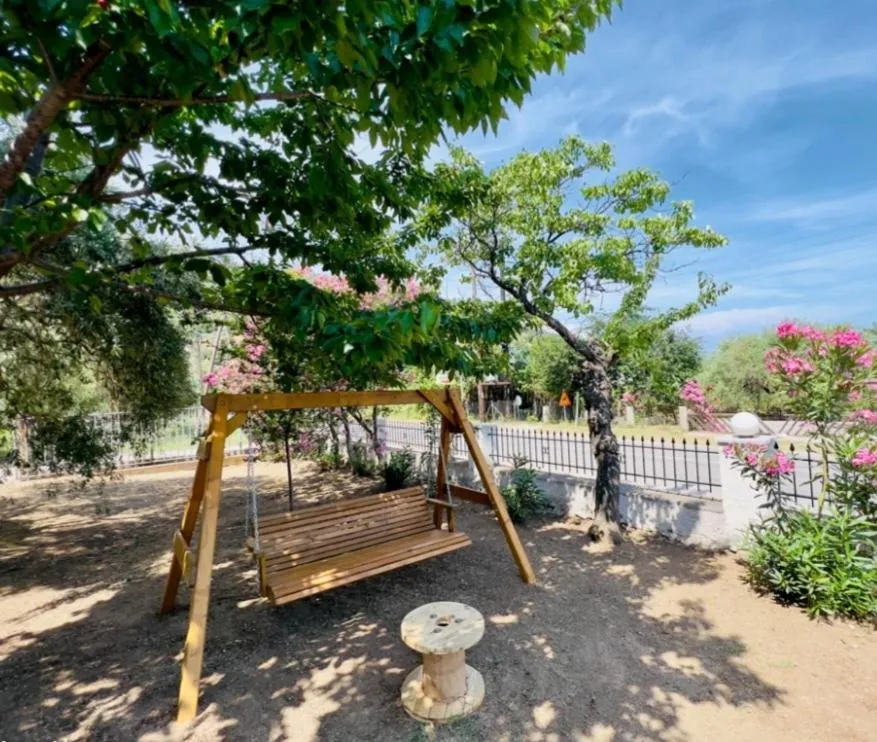 Spring in House Elena