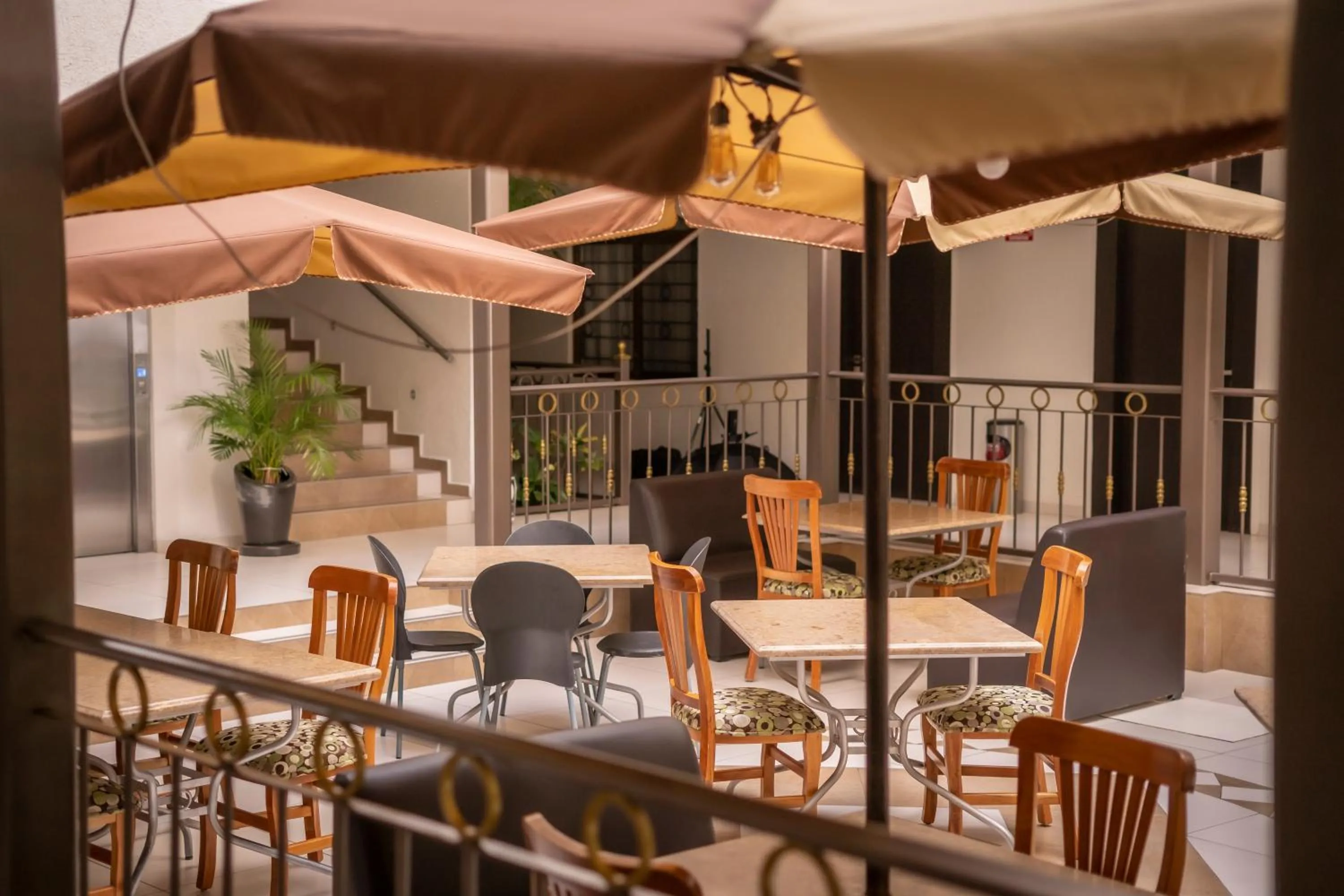 Restaurant/places to eat in Hotel SanJo