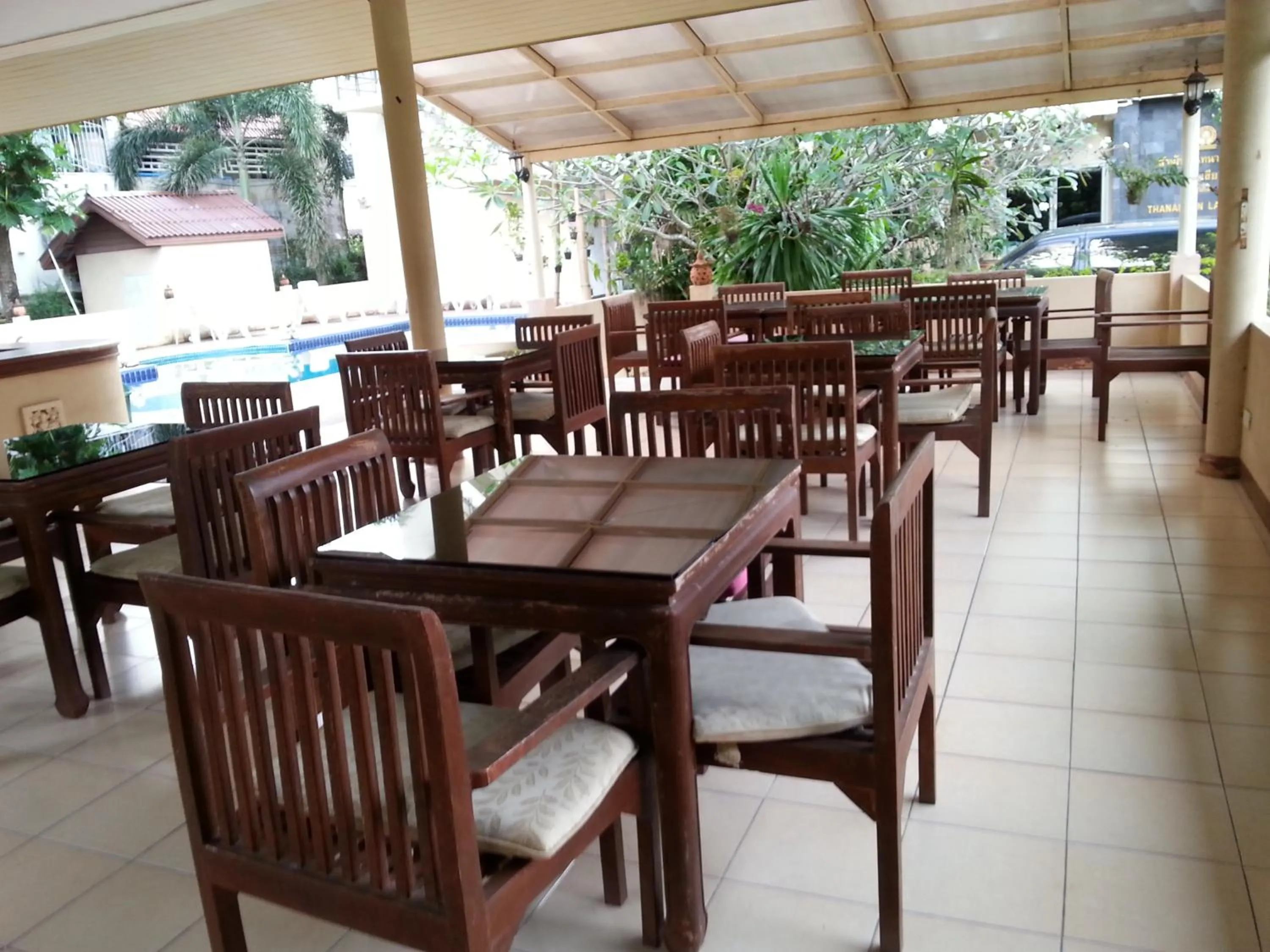 Restaurant/places to eat in C.A.P Mansion