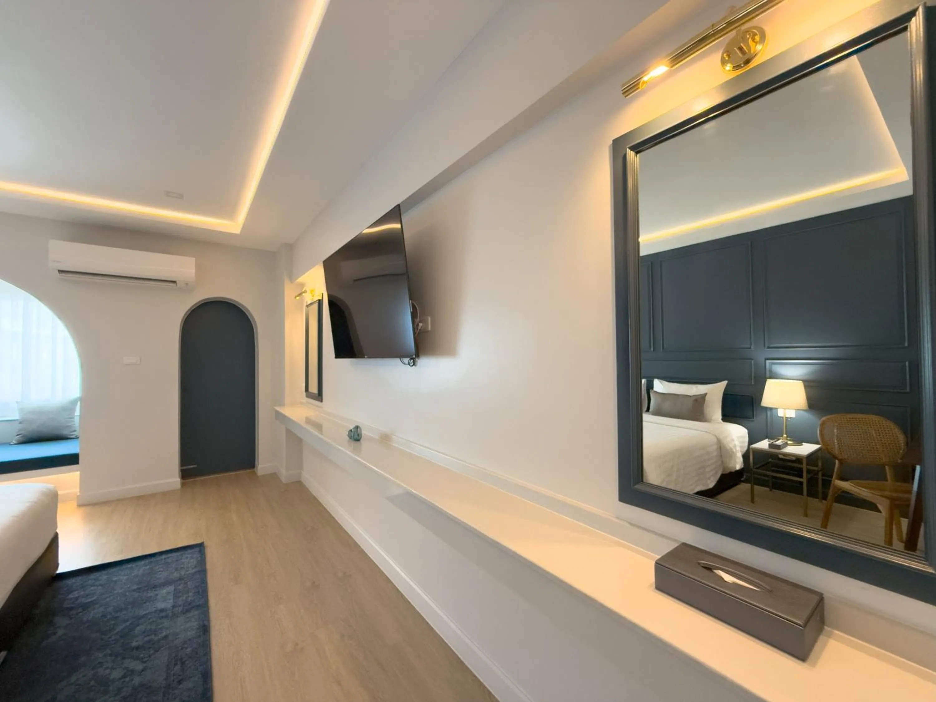 Photo of the whole room, Bed in Regent Ramkhamhaeng 22