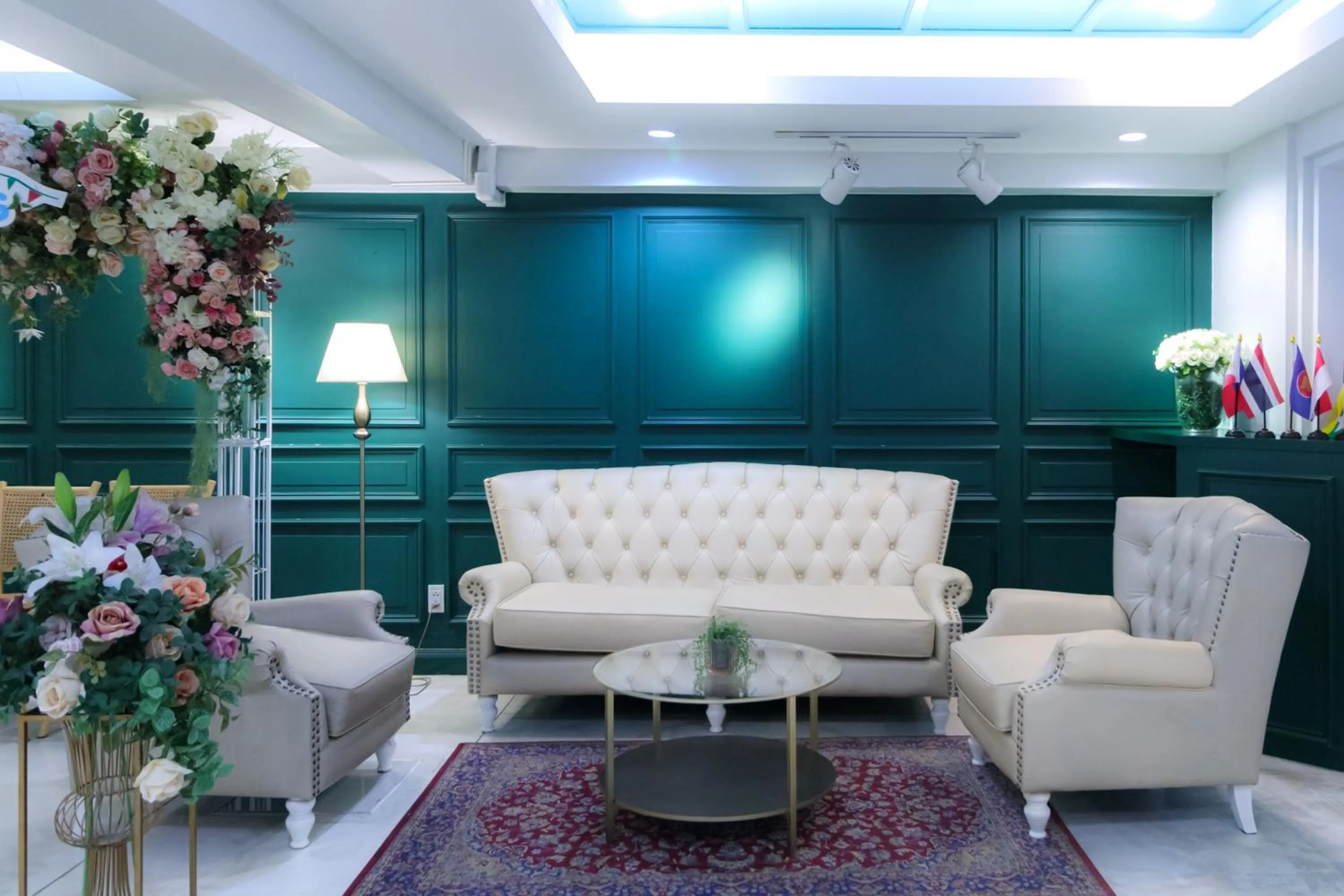 Seating area in Regent Ramkhamhaeng 22