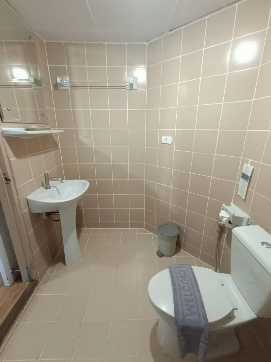 Shower in Regent Ramkhamhaeng 22