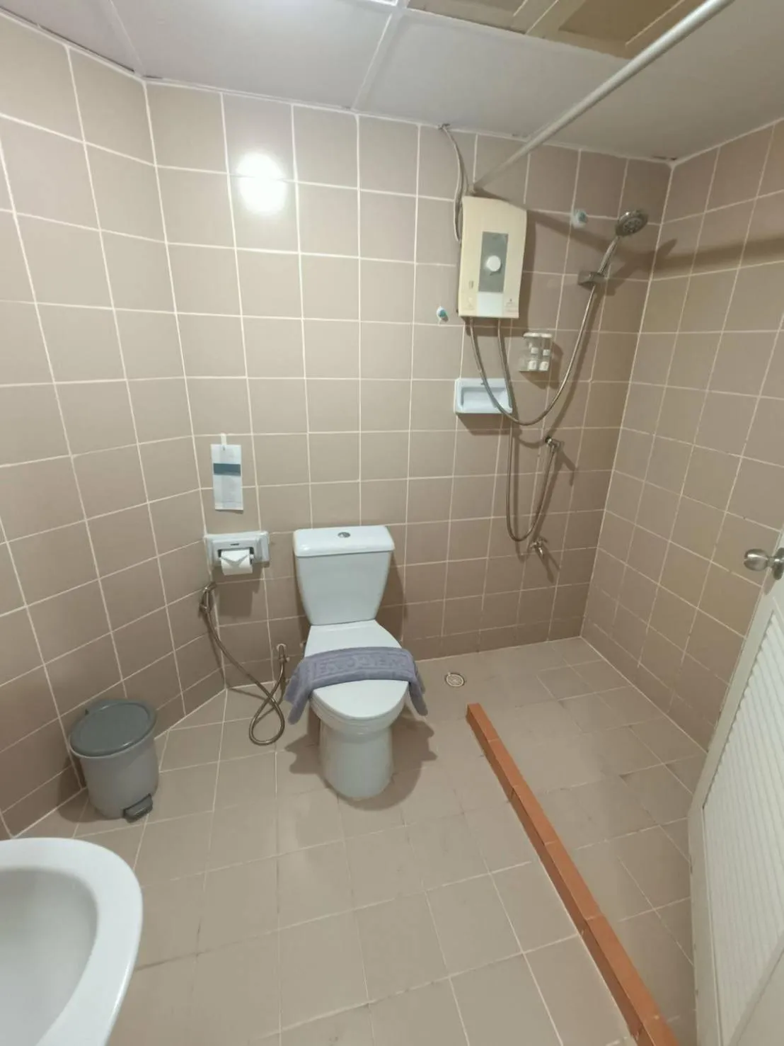 Shower in Regent Ramkhamhaeng 22