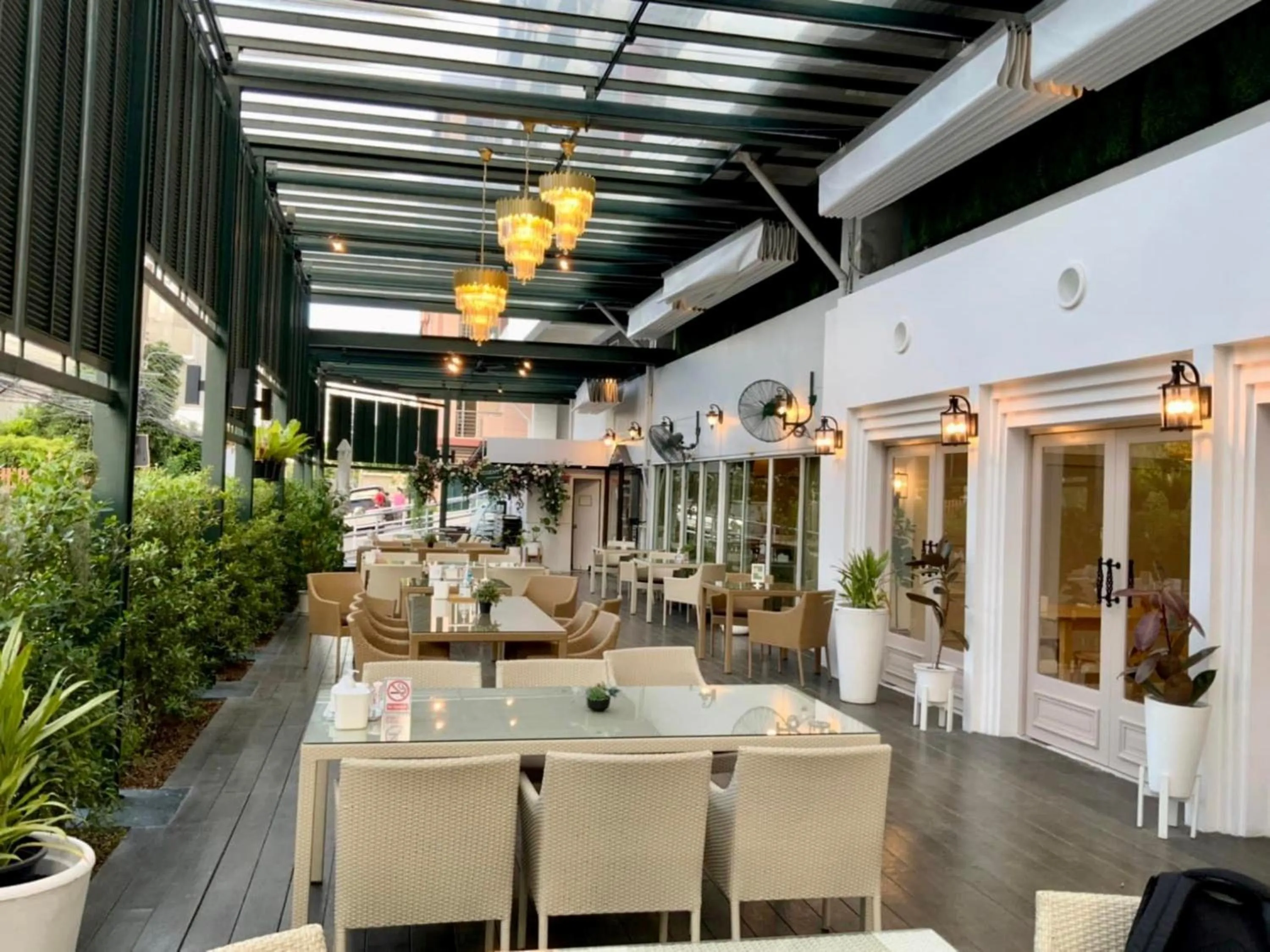 Restaurant/places to eat in Regent Ramkhamhaeng 22