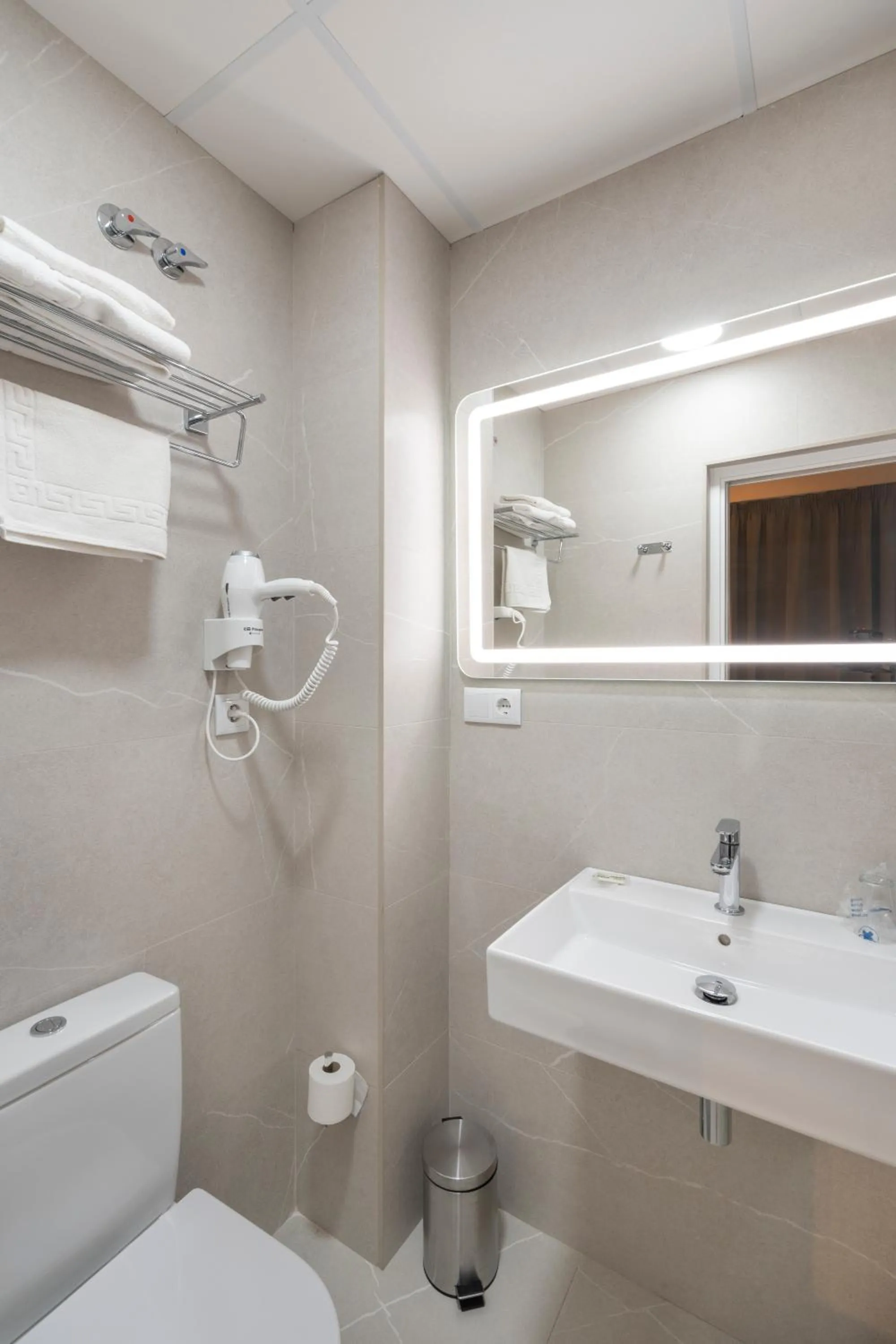 Shower in Hostal Pensimar