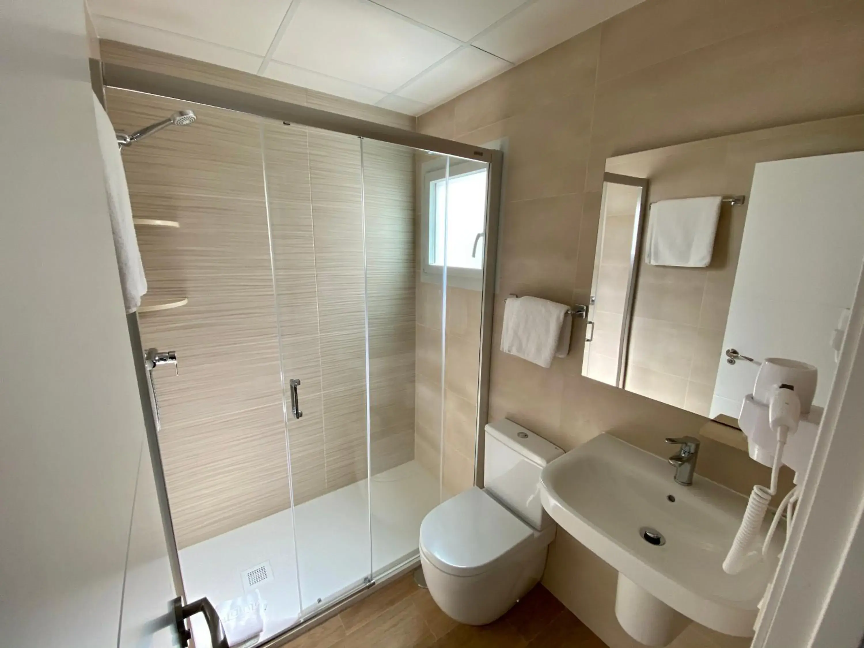 Twin Room in Hostal Pensimar Twin Room in Hostal Pensimar