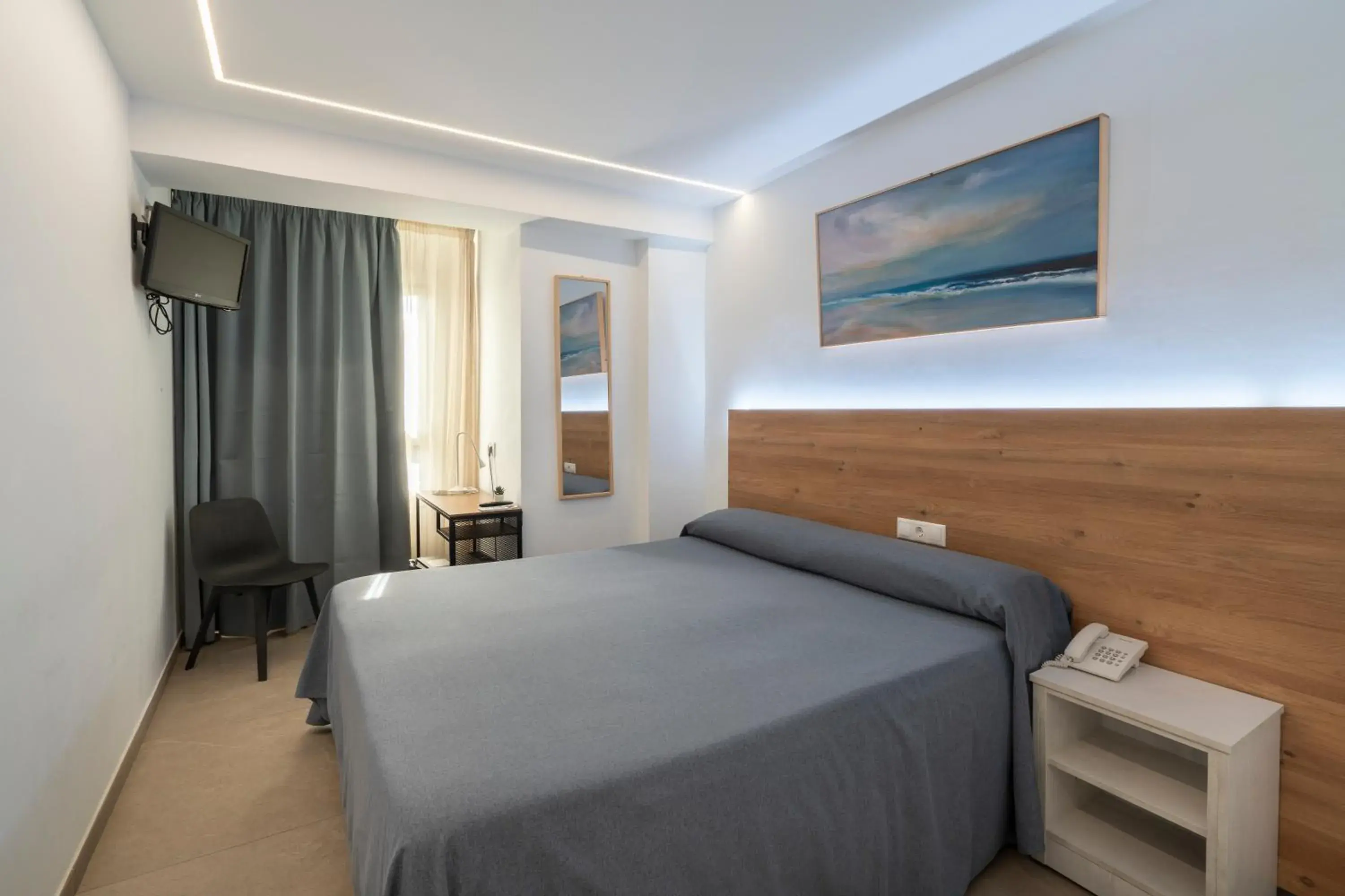 Superior Double Room in Hostal Pensimar Superior Double Room in Hostal Pensimar