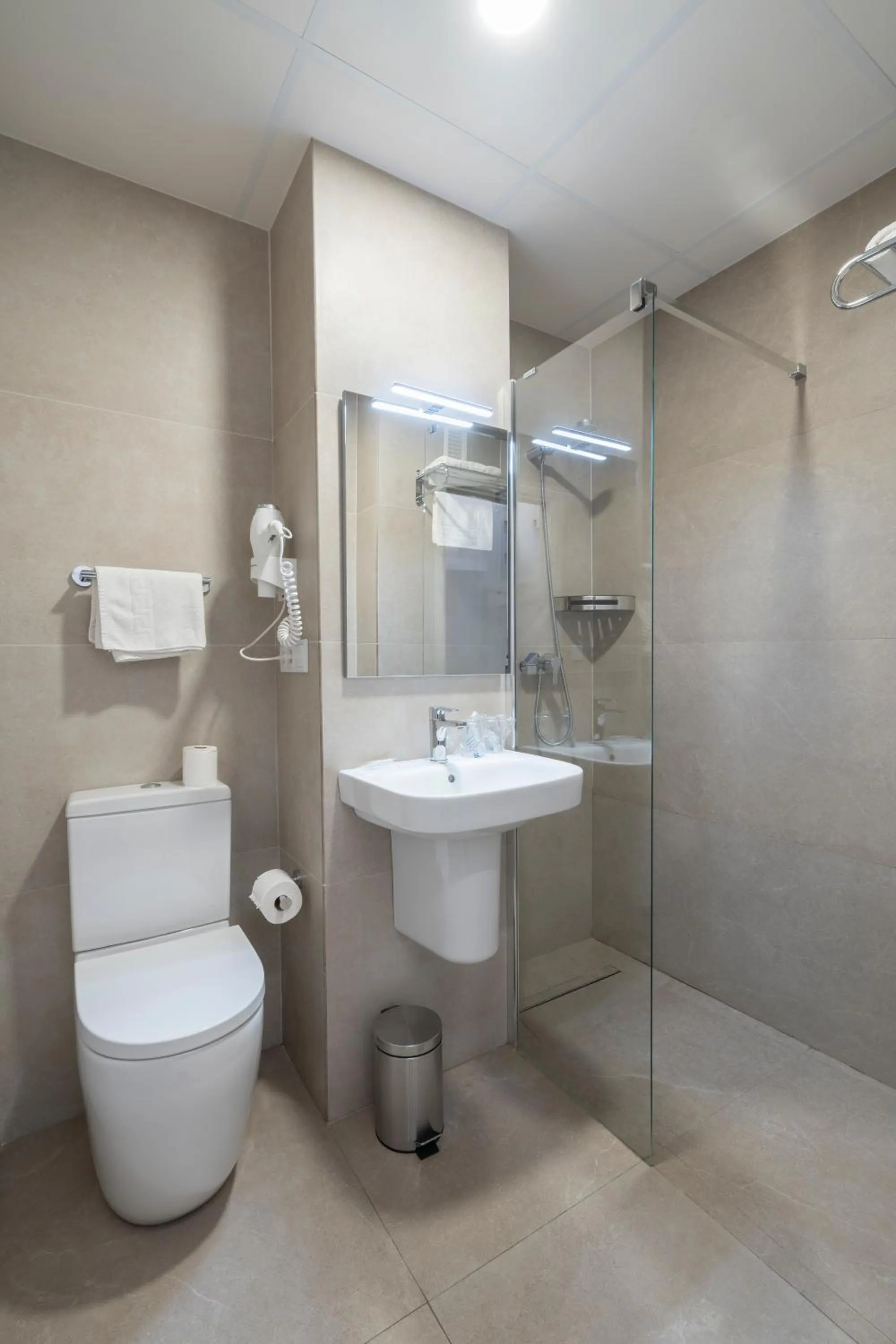 Shower in Hostal Pensimar