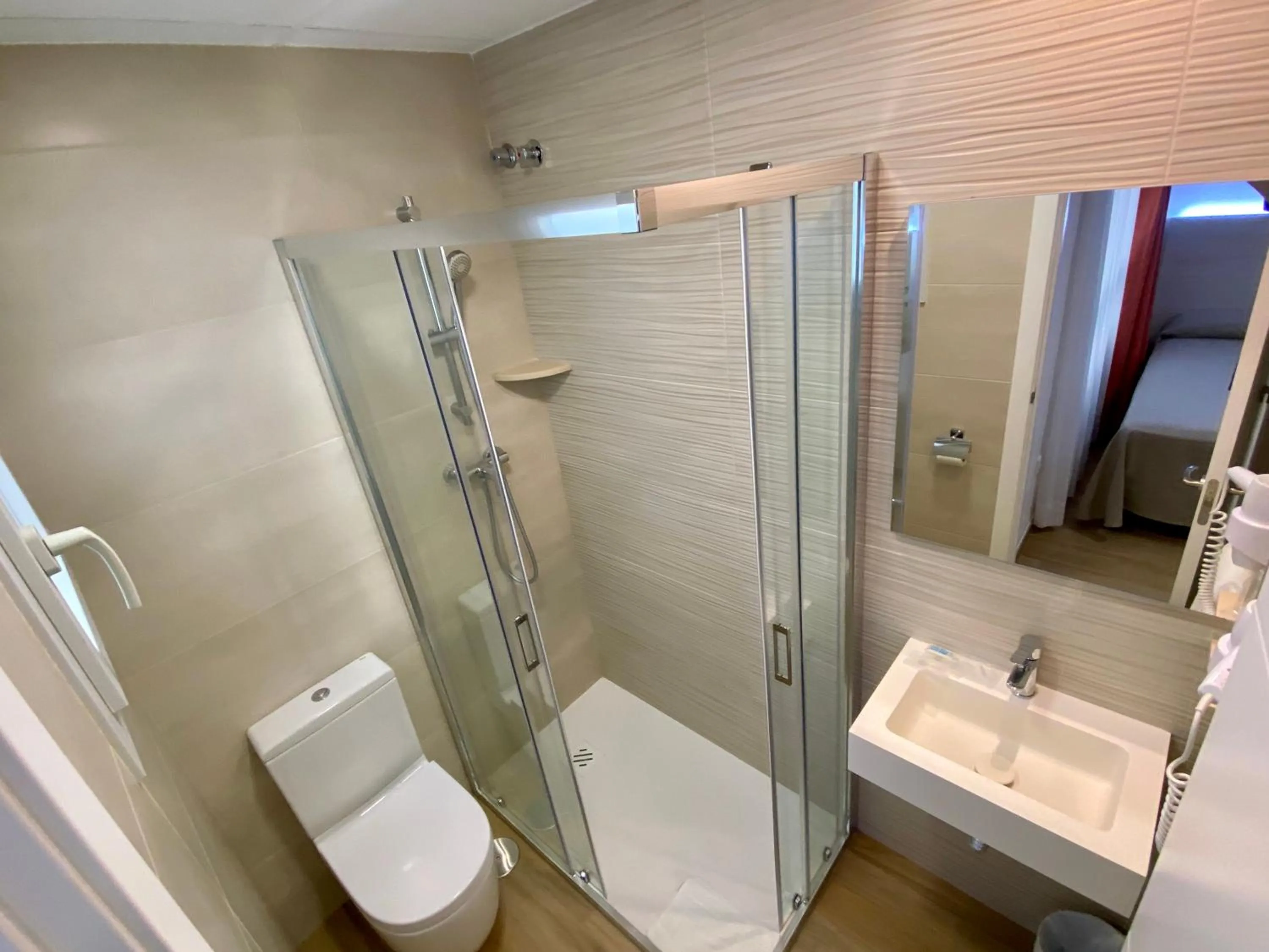 Shower in Hostal Pensimar