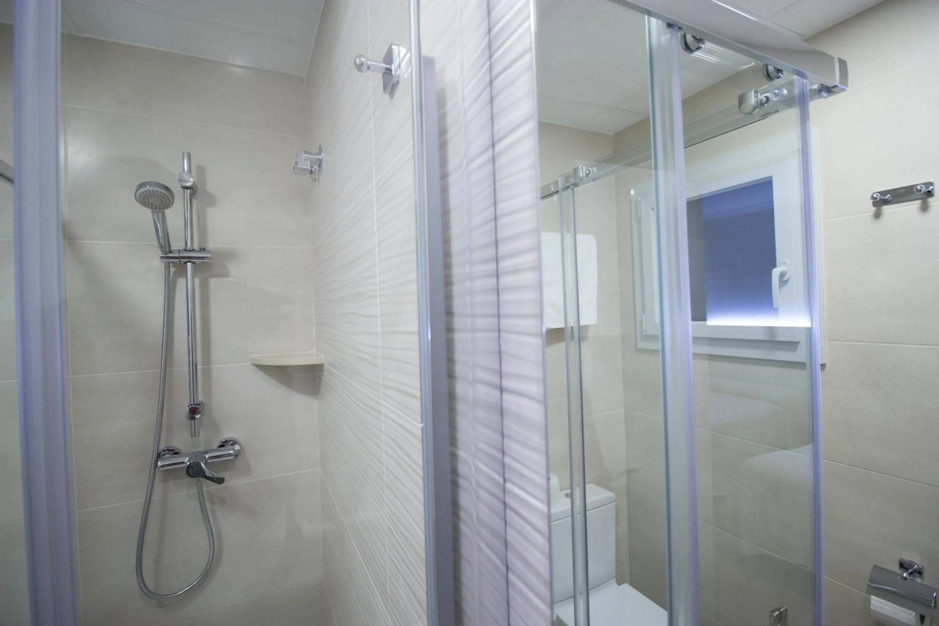 Shower in Hostal Pensimar