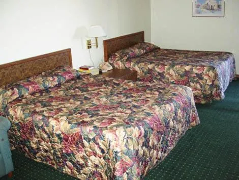 Bed in Towne and Country Motel