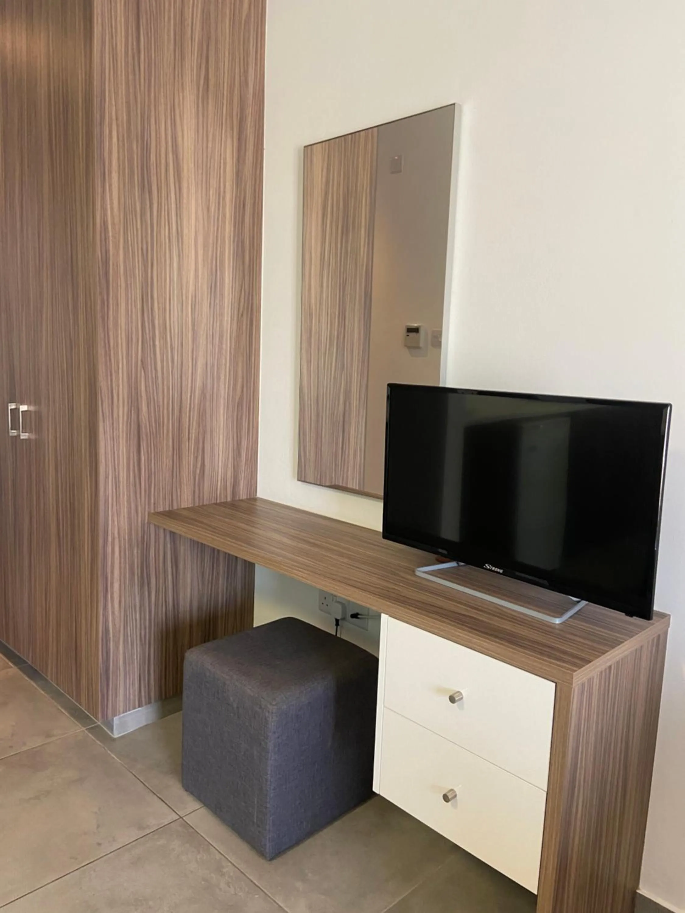 TV and multimedia in Sweet Memories Hotel Apts