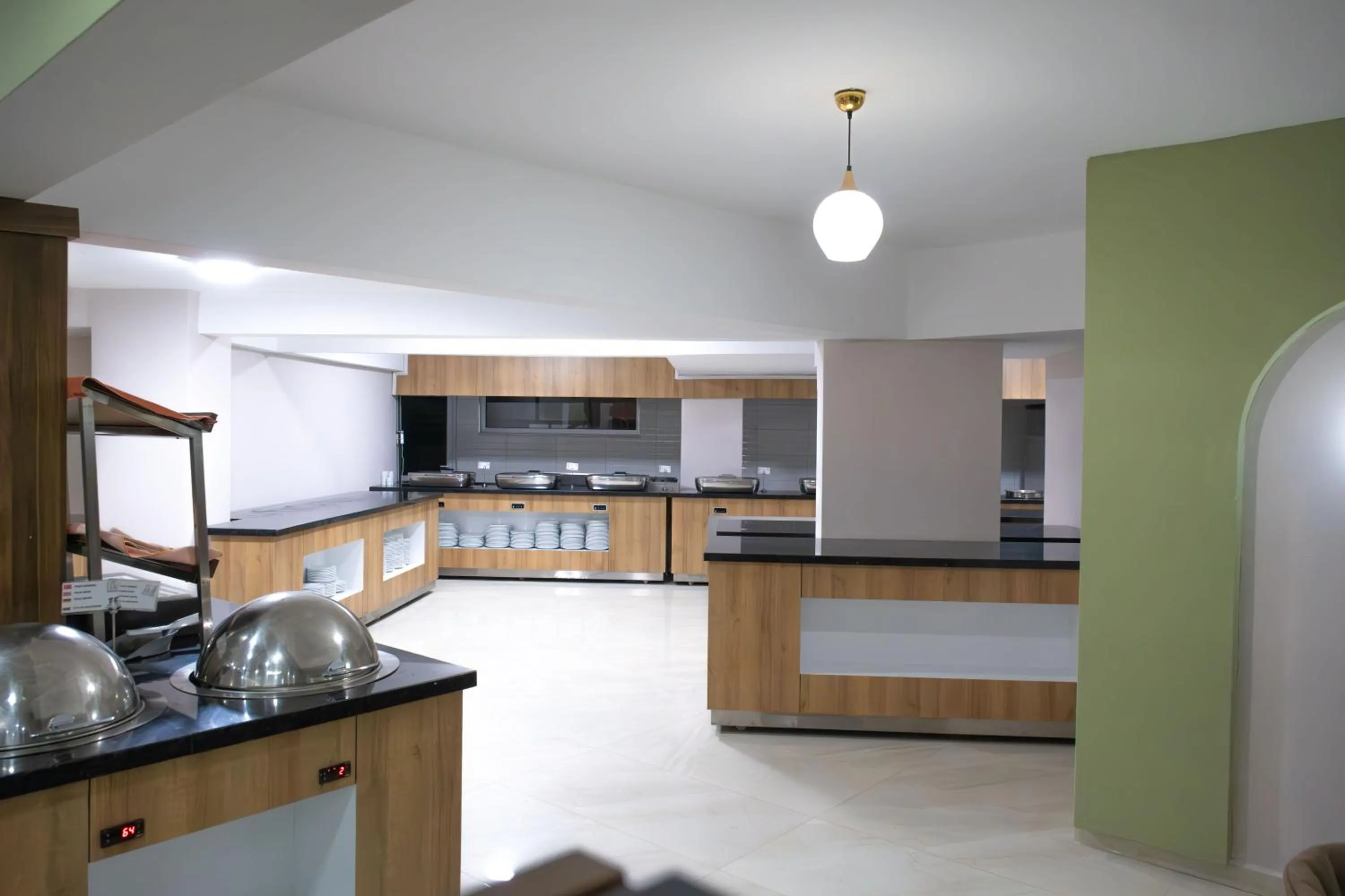 Restaurant/places to eat in Acar Hotel