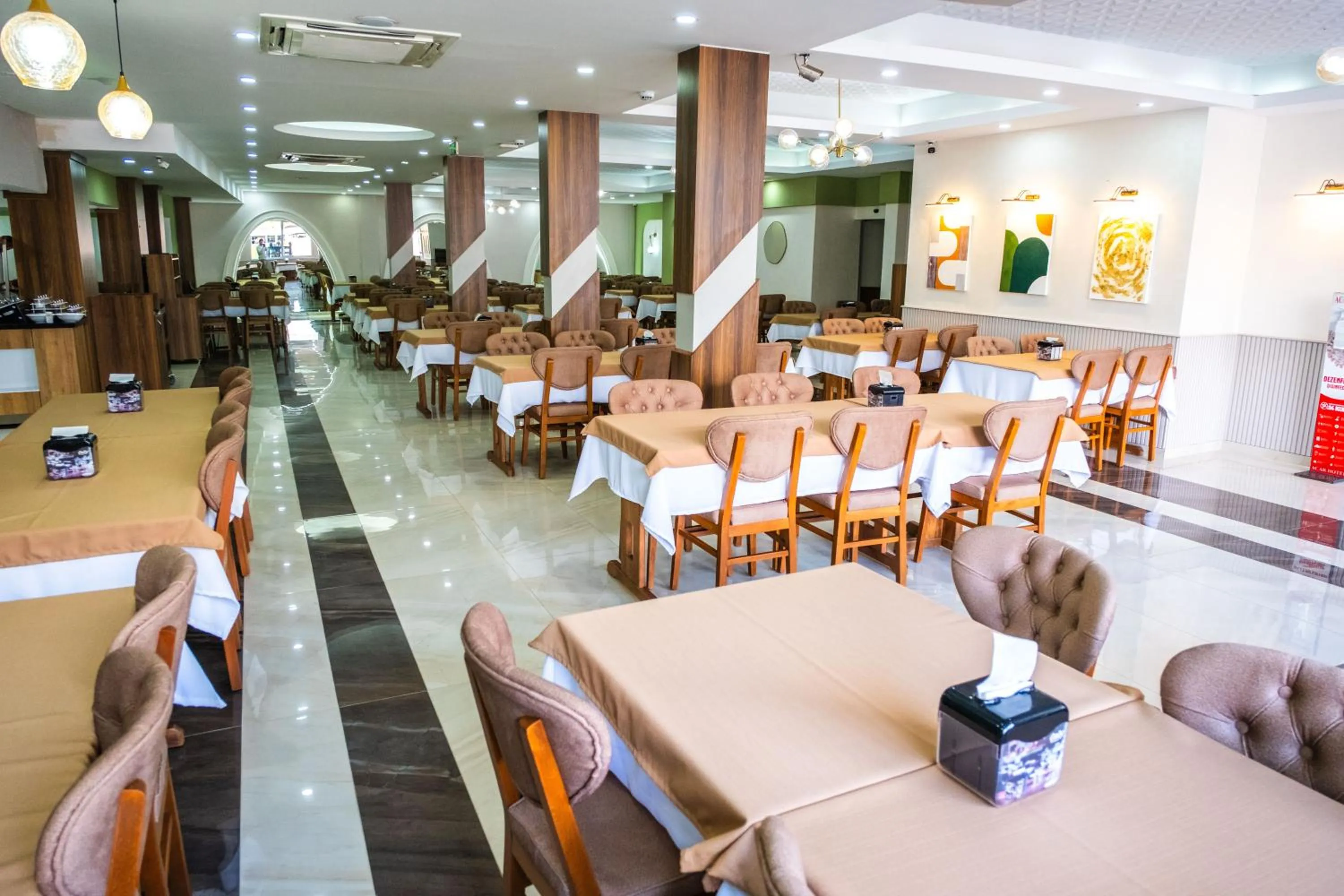Restaurant/places to eat in Acar Hotel