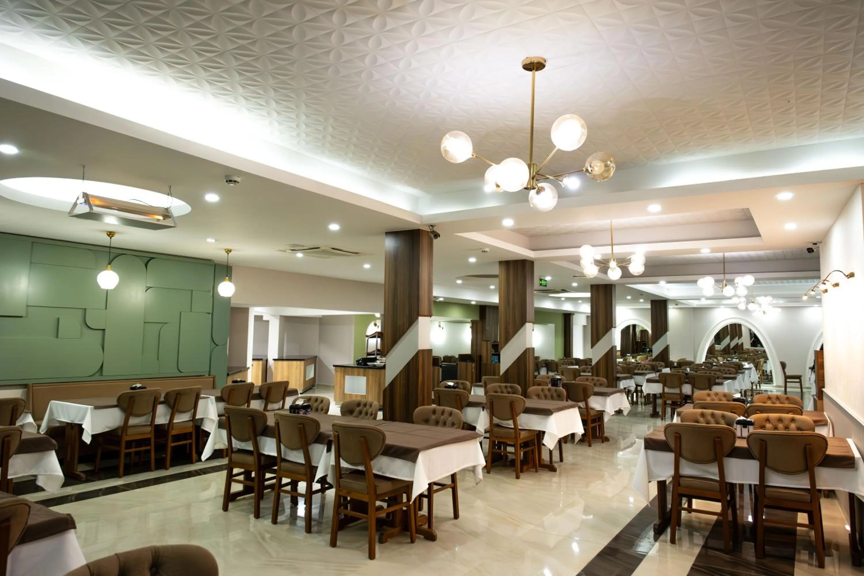 Restaurant/places to eat in Acar Hotel