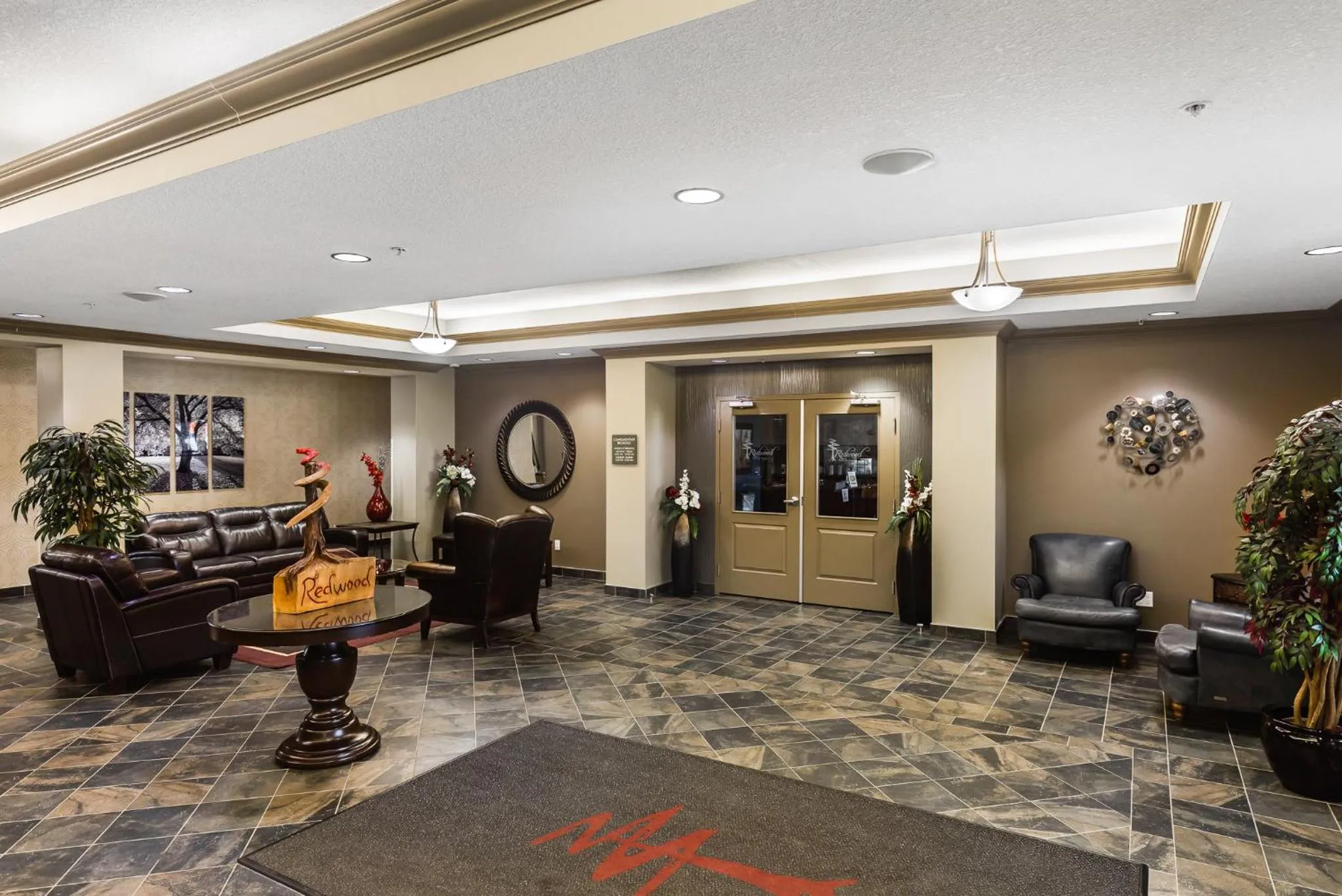 Lobby or reception in Redwood Inn & Suites