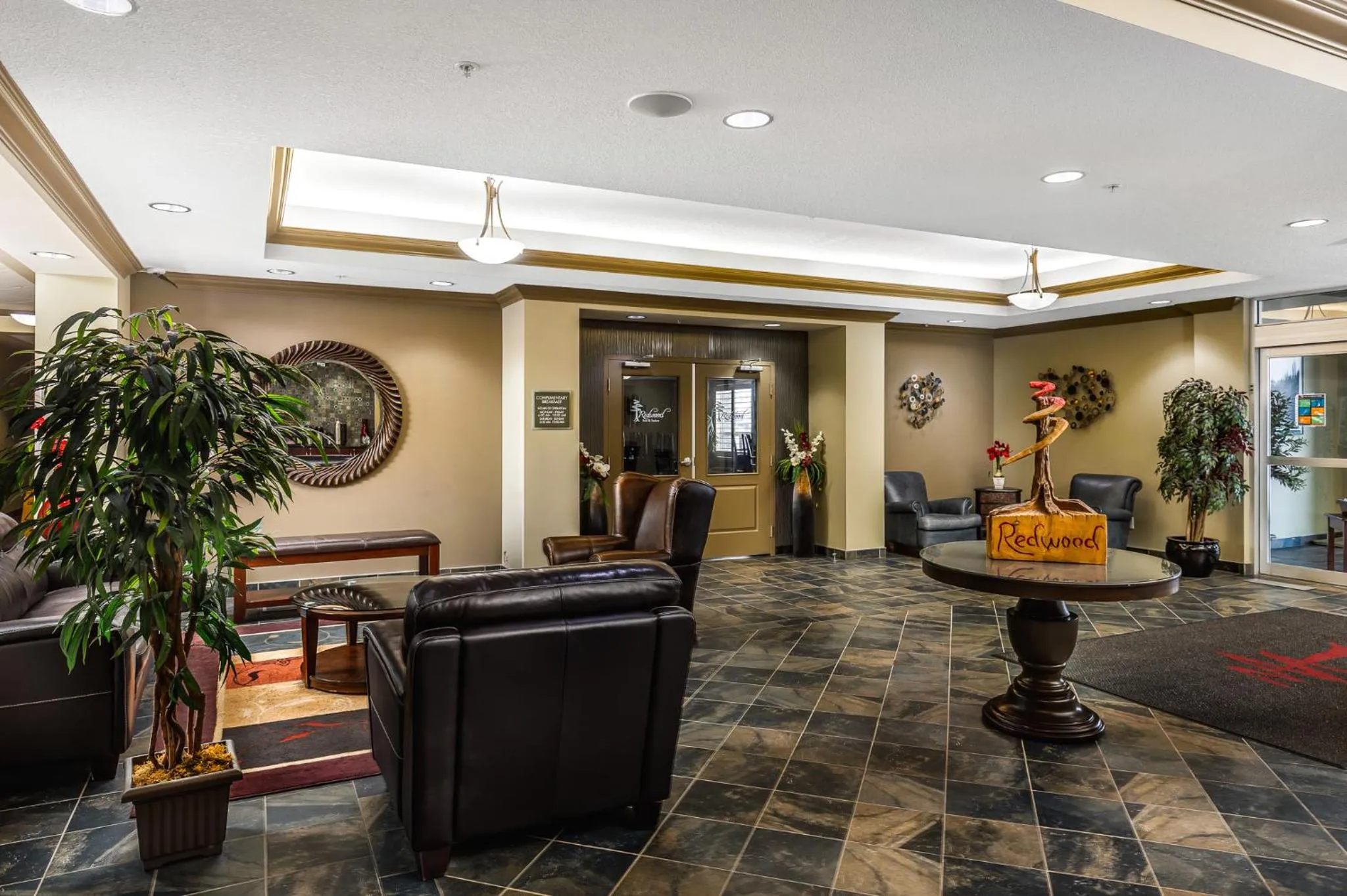 Lobby or reception in Redwood Inn & Suites