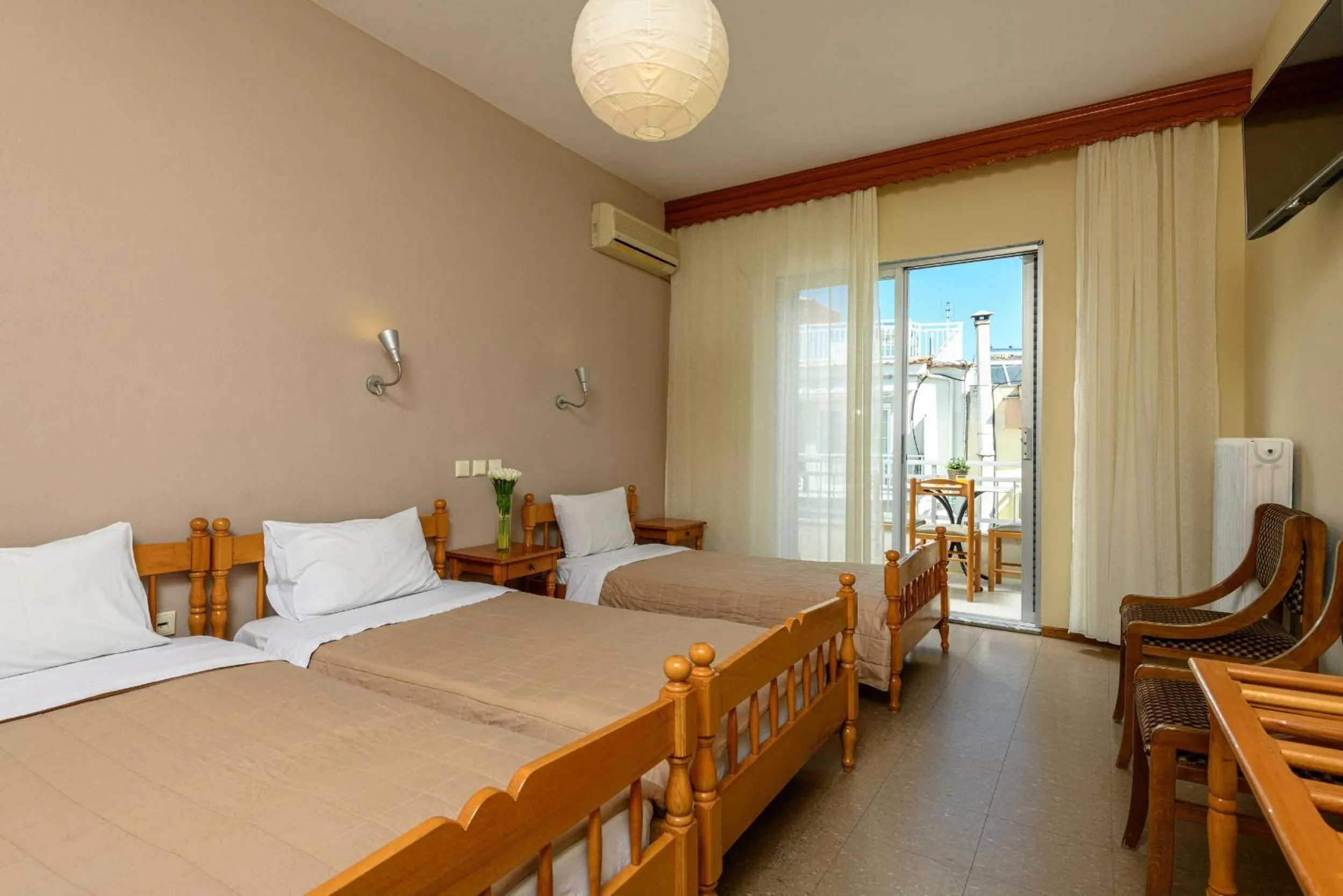 Economy Triple Room in Mary Hotel