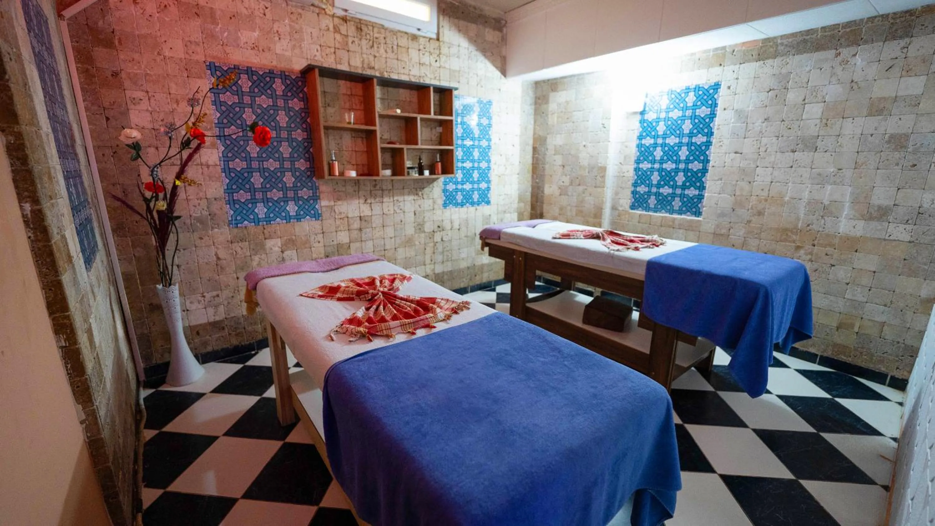 Public Bath, Bed in Galaxy Beach Hotel Alanya