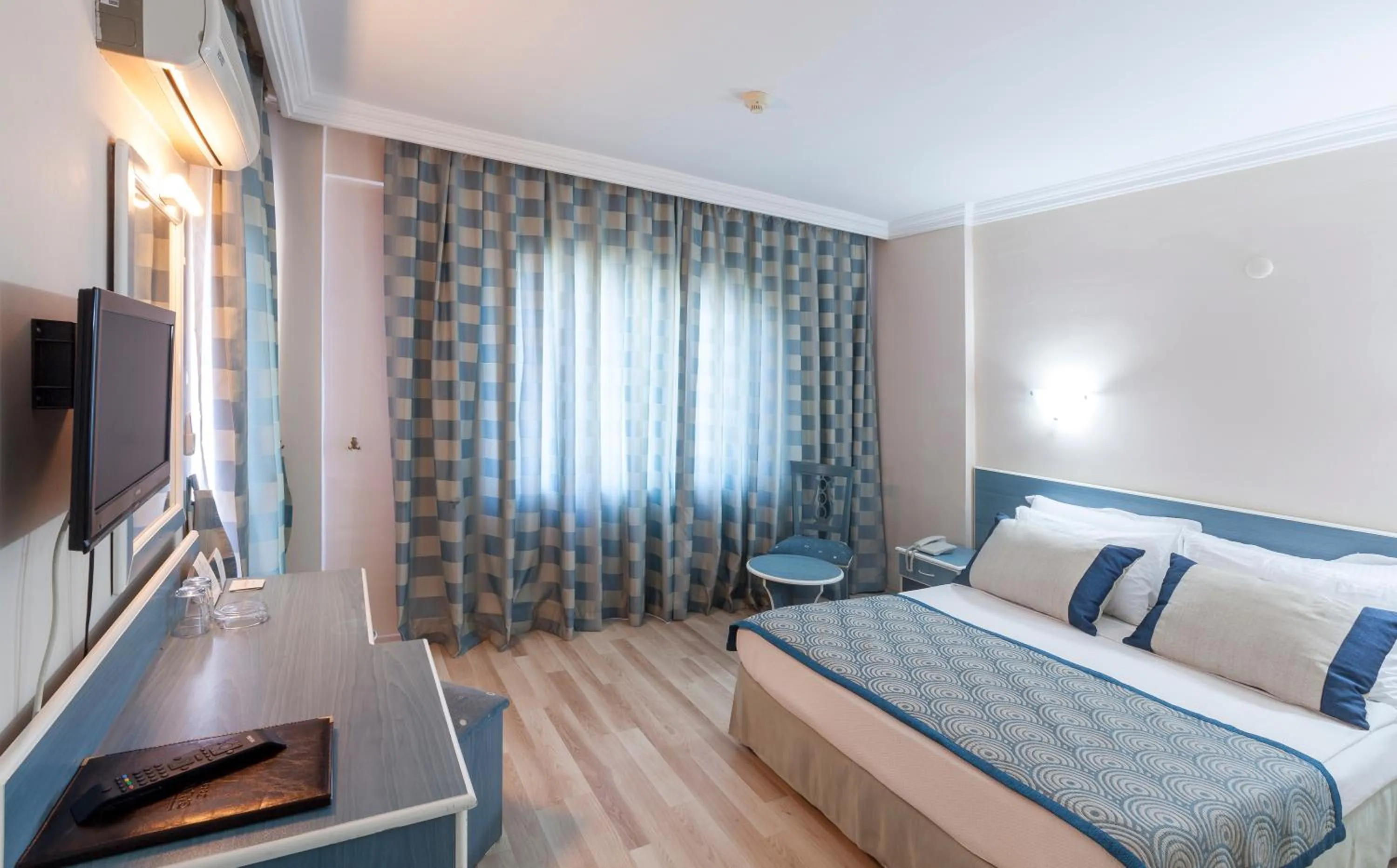 Photo of the whole room, Bed in Galaxy Beach Hotel Alanya