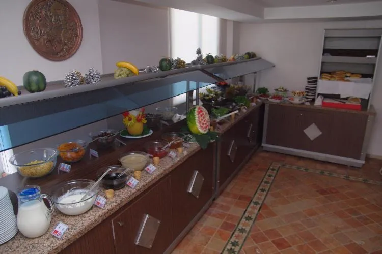 Restaurant/places to eat in Atak Apart Hotel