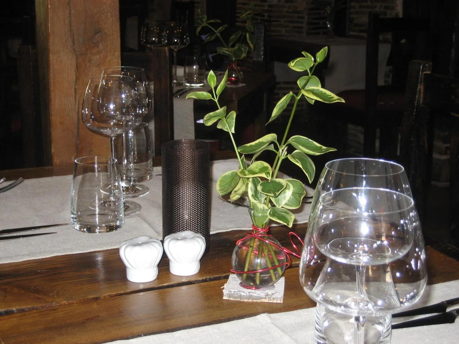 Restaurant/places to eat in Logis Hotel Restaurant Le Cheval Blanc