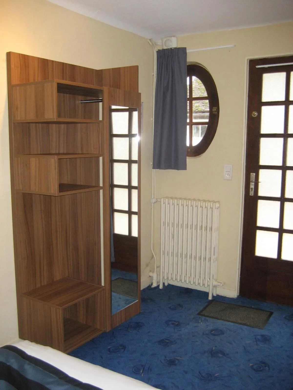 Photo of the whole room in Logis Hotel Restaurant Le Cheval Blanc