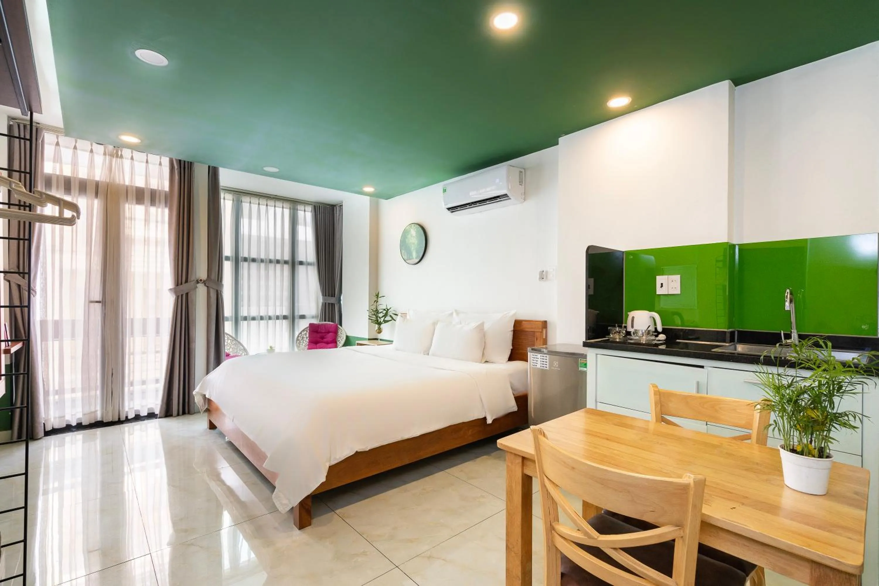 Photo of the whole room, Bed in Gemini Saigon CENTER - New & Quiet near Bui Vien Walking Street