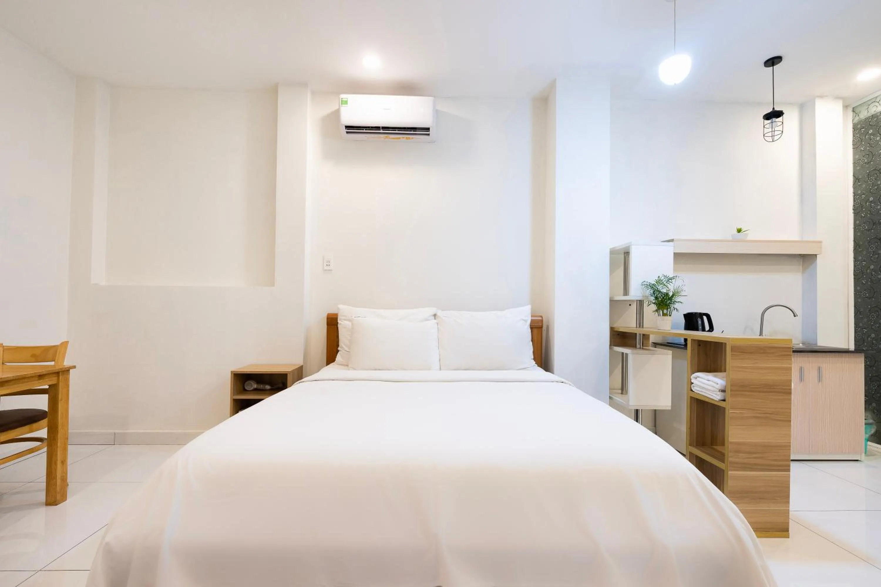 Bed in Gemini Saigon CENTER - New & Quiet near Bui Vien Walking Street