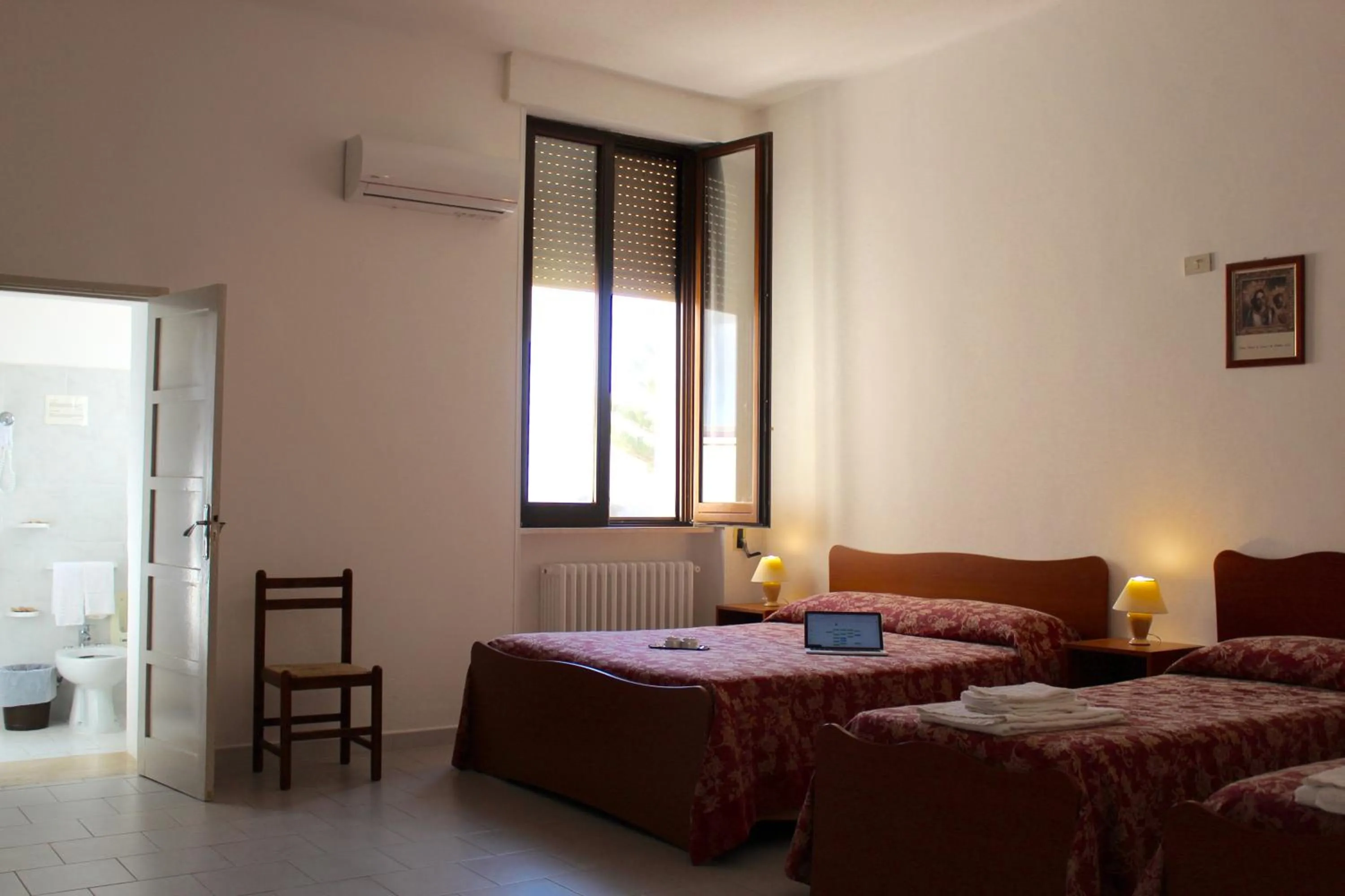 Bed in Albergo Del Santuario