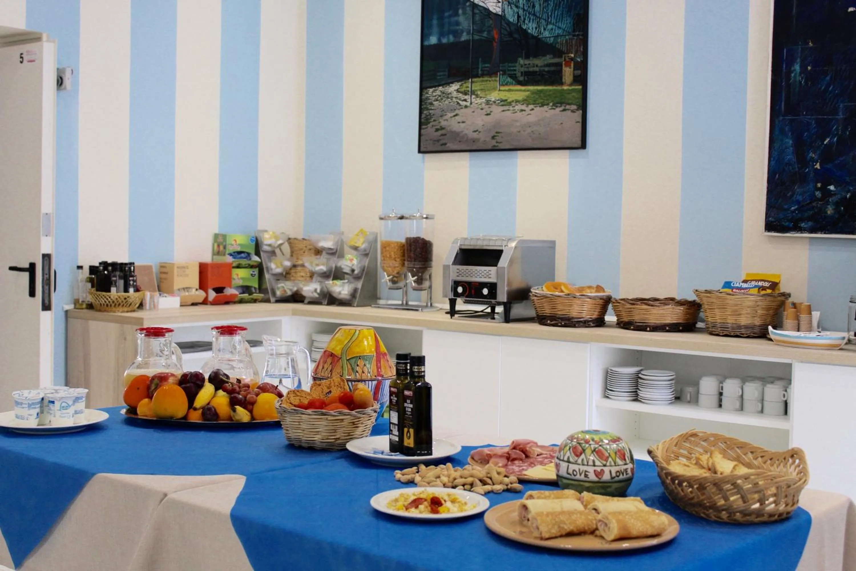 Coffee/tea facilities in Albergo Del Santuario