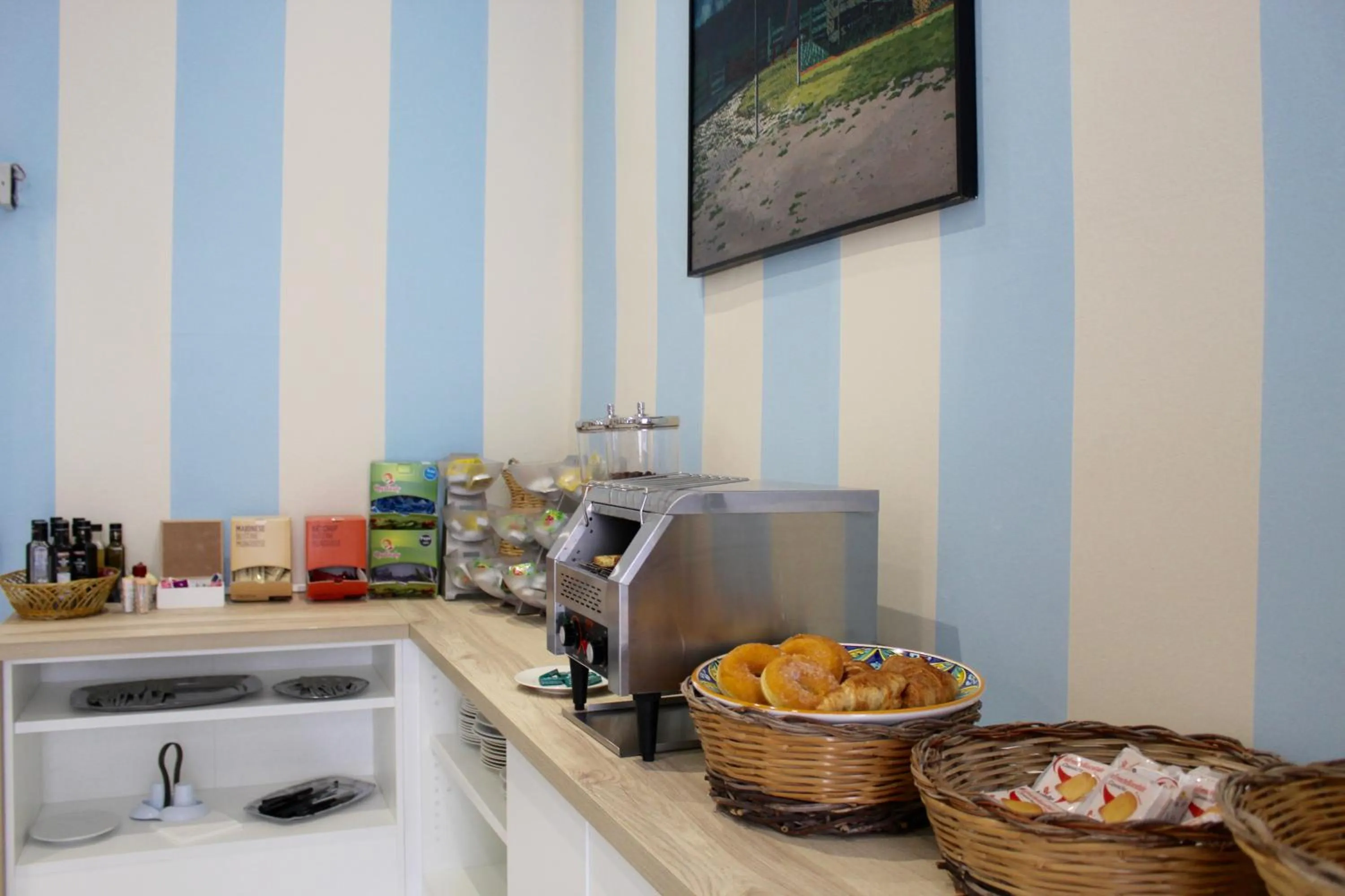 Coffee/tea facilities in Albergo Del Santuario
