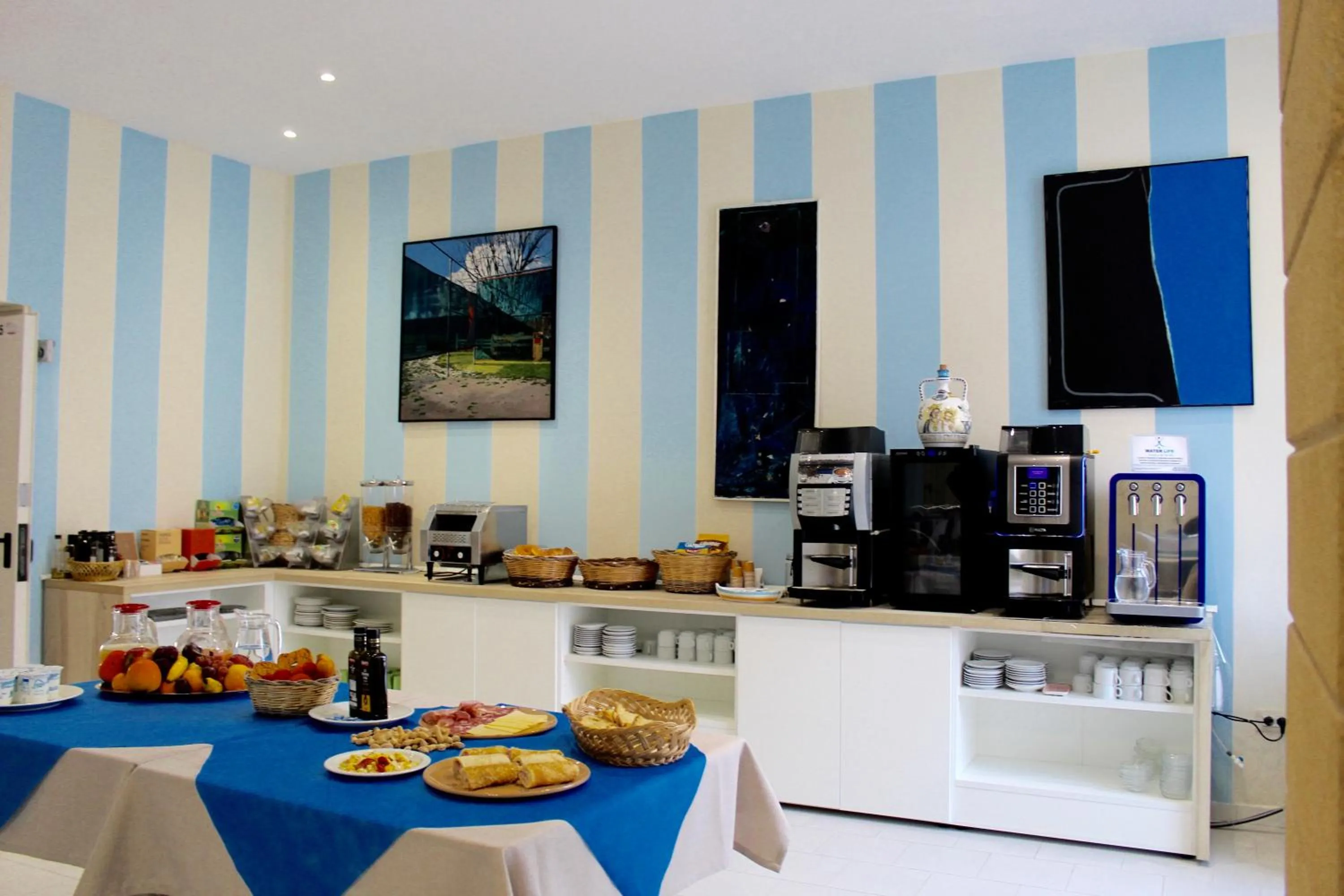 Coffee/tea facilities in Albergo Del Santuario