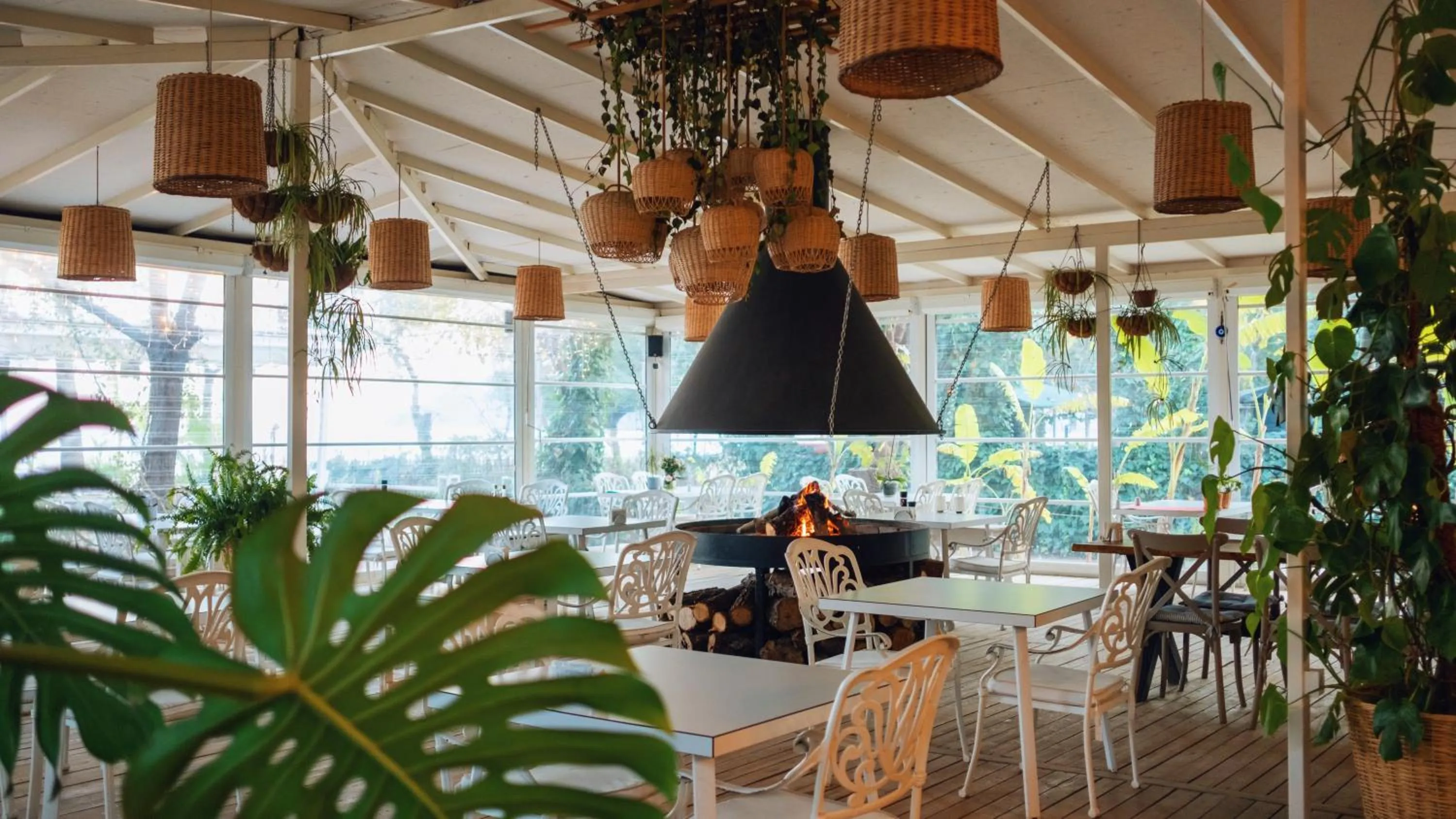 Restaurant/places to eat in Villa Lukka