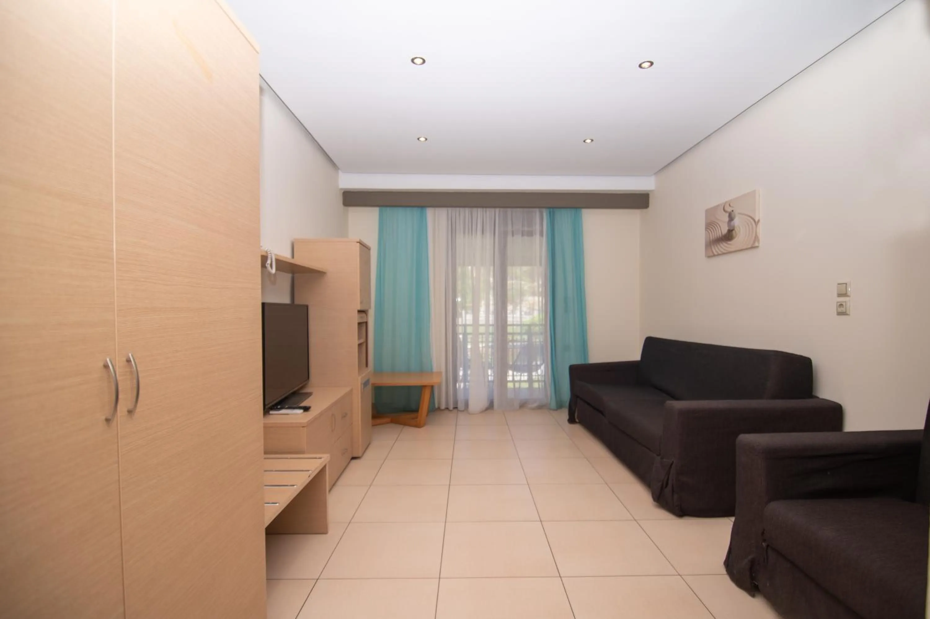 TV and multimedia in Riviera Perdika Hotel