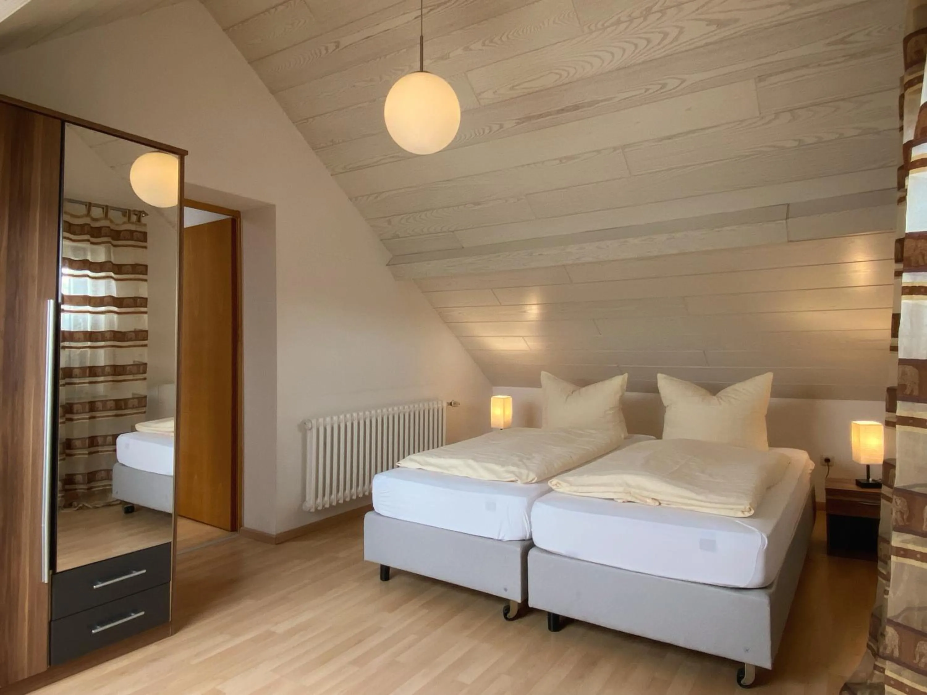 Bedroom, Bed in Hotel-Restaurant Haus Berger