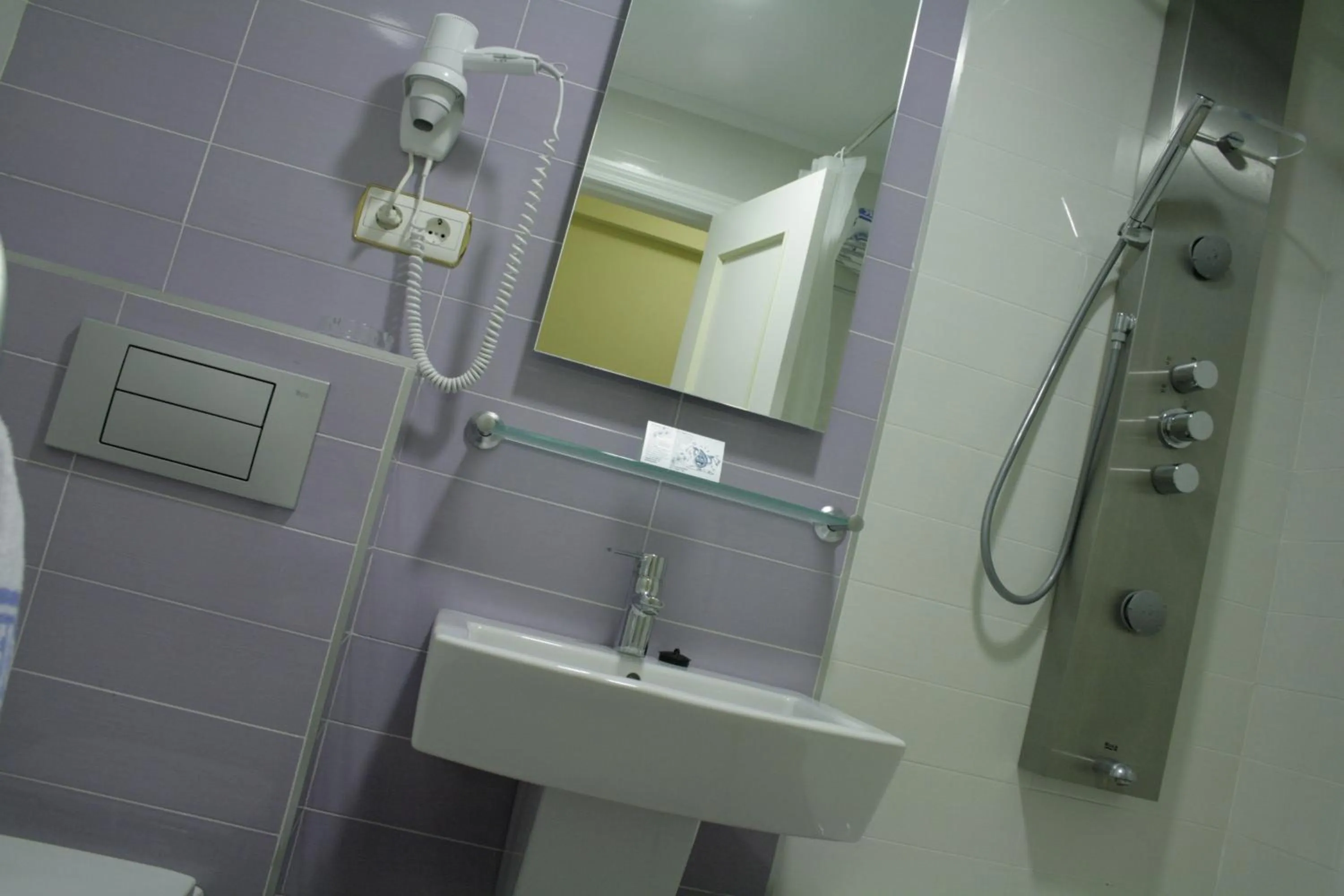 Bathroom in Hotel Playamar Spa