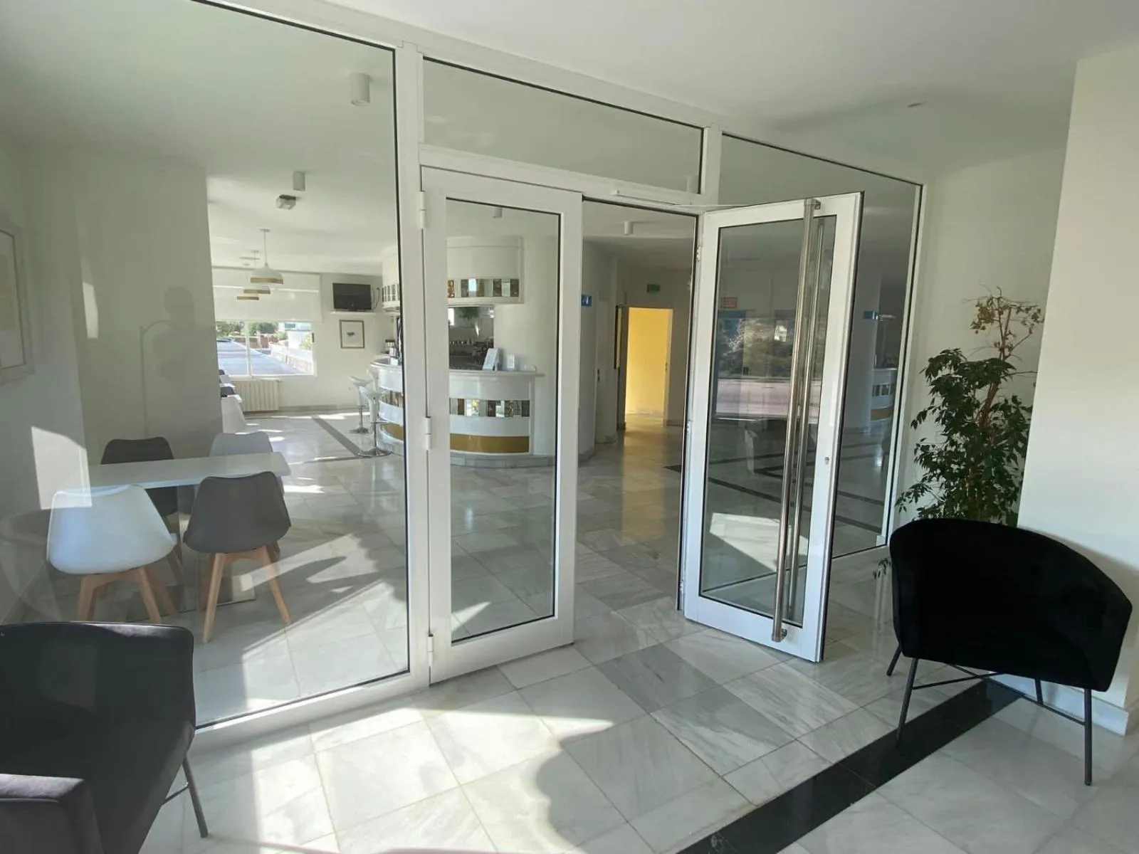 Communal lounge/ TV room in Hotel Playamar Spa