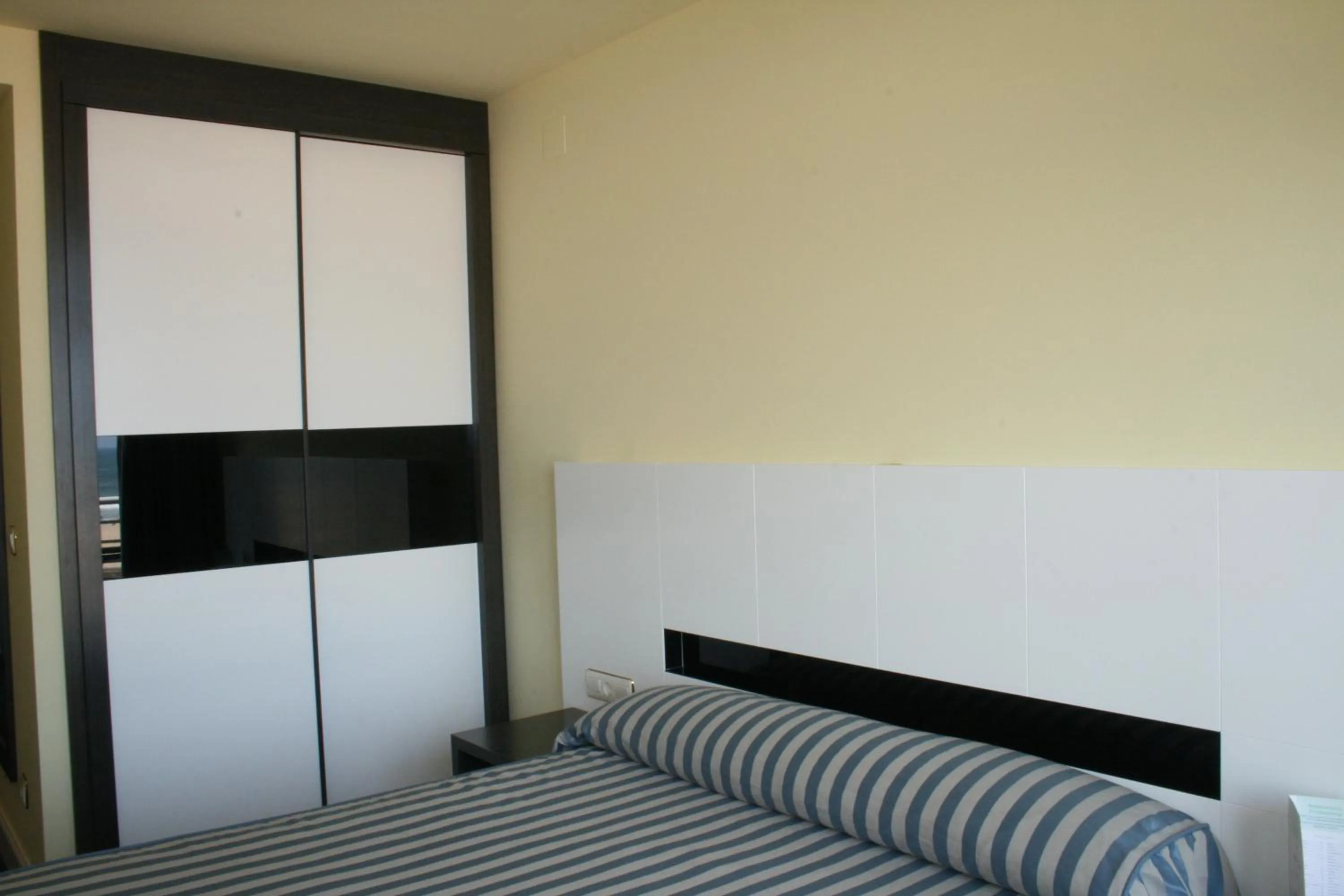 Bedroom, Bed in Hotel Playamar Spa