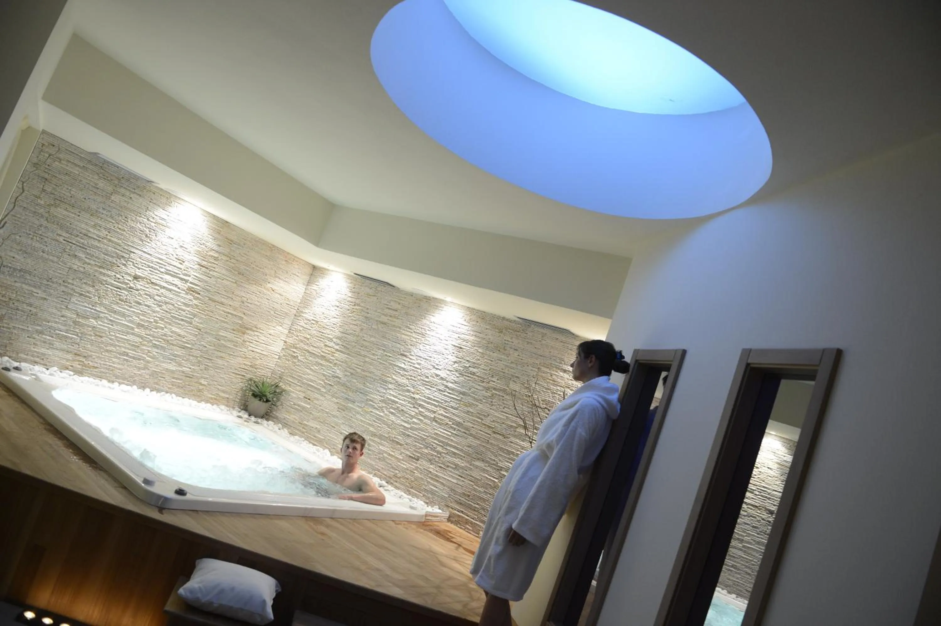 People in Hotel Vittoria