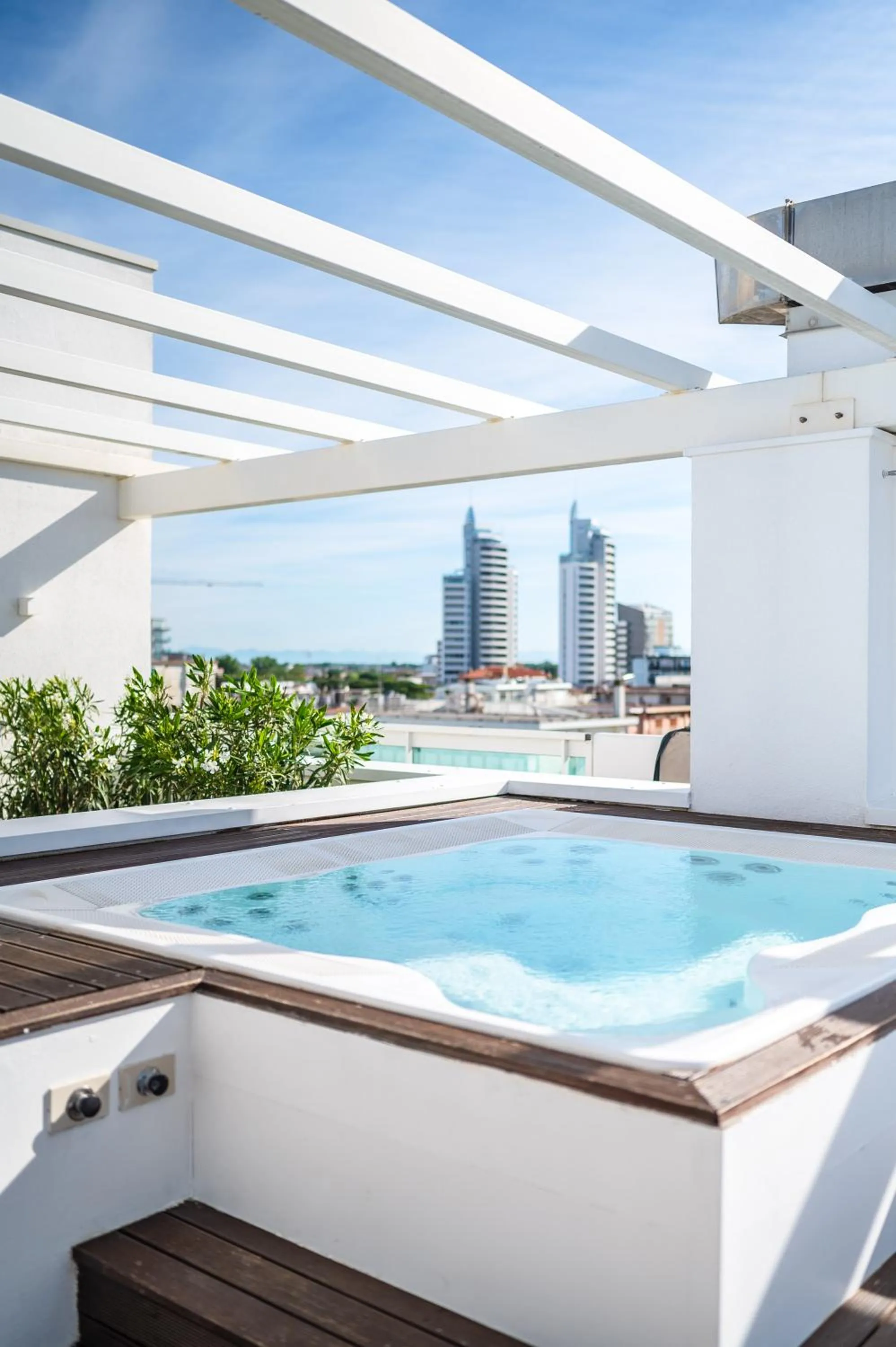 Hot Tub in Hotel Orizzonte