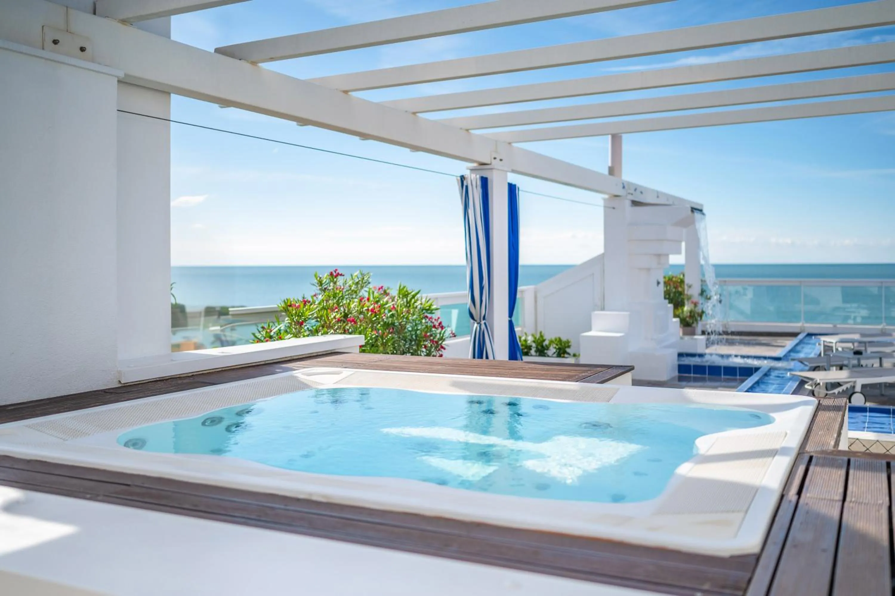 Hot Tub in Hotel Orizzonte