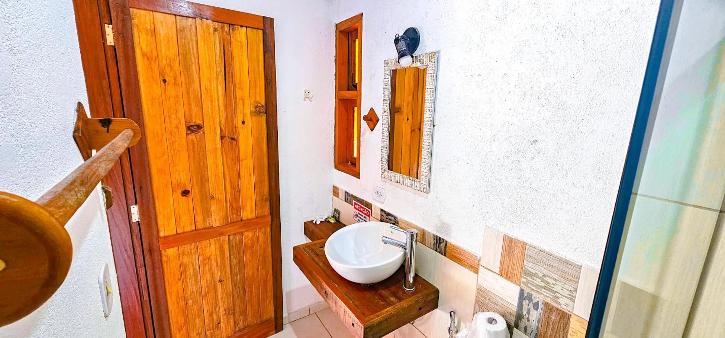 Toilet in Cores e Flores da Serra Pousada by Concavus