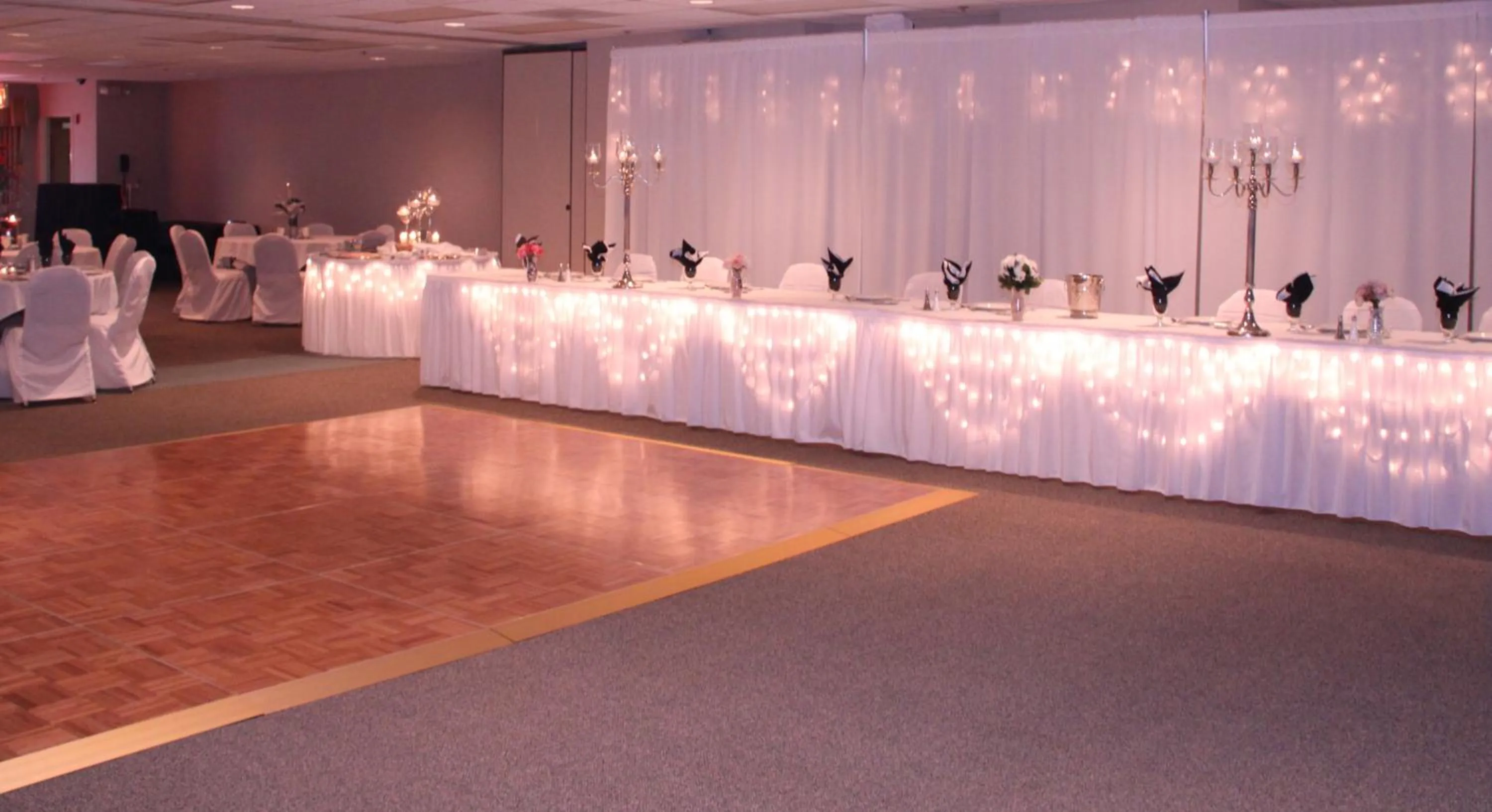 Banquet/Function facilities in Baymont by Wyndham Des Moines Airport