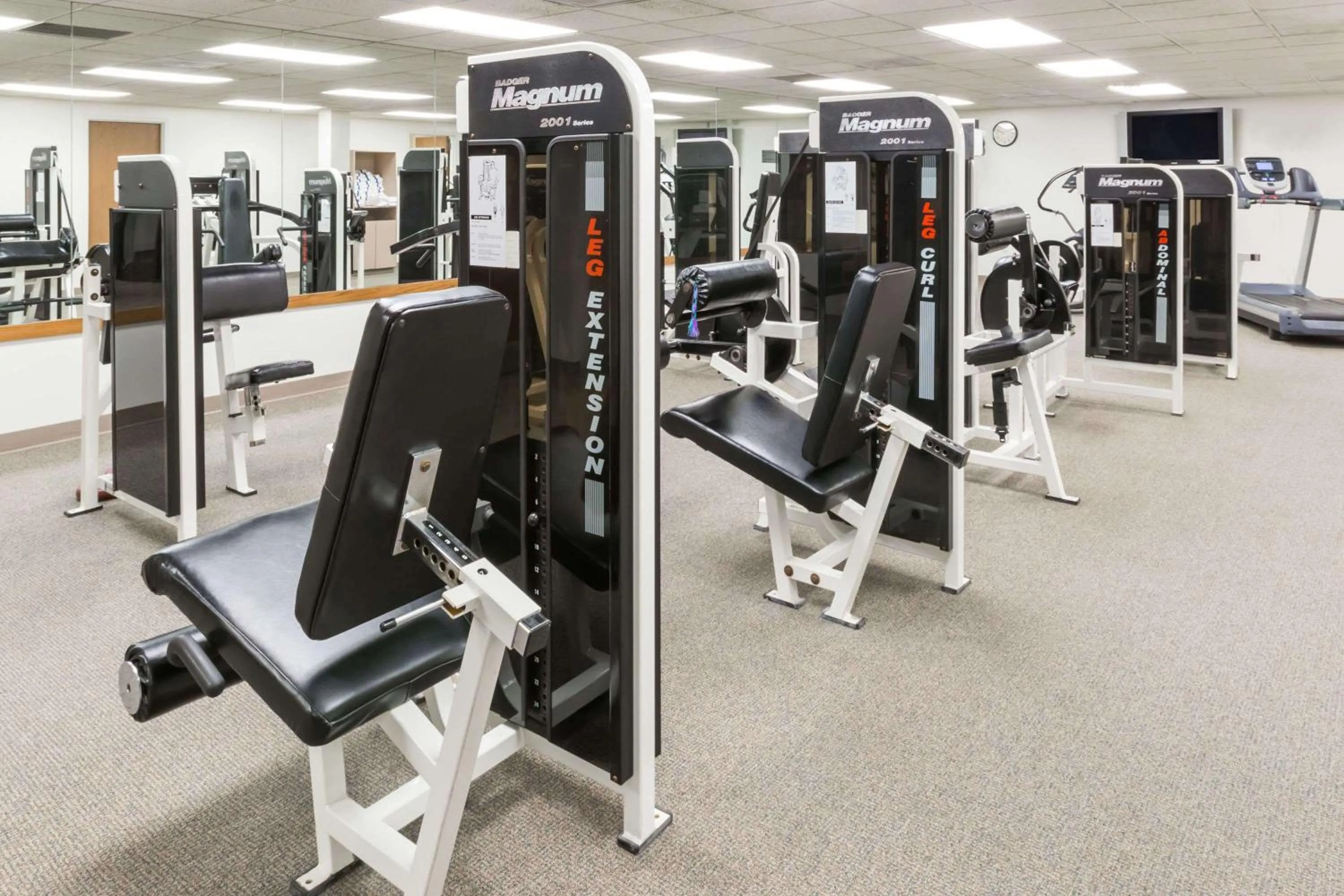 Fitness centre/facilities in Baymont by Wyndham Des Moines Airport