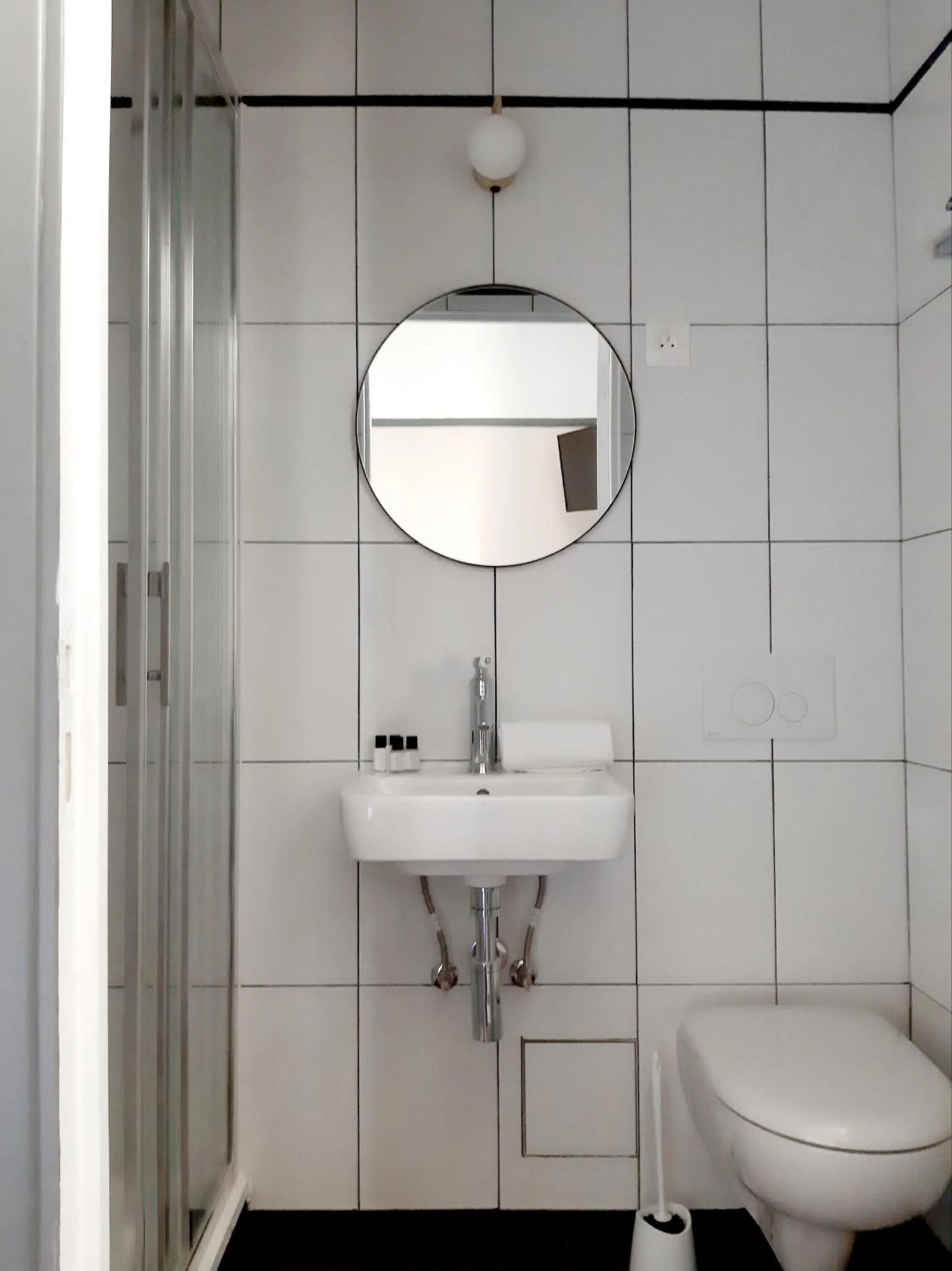 Bathroom in Saint Charles Hôtel &amp; Coliving Biarritz